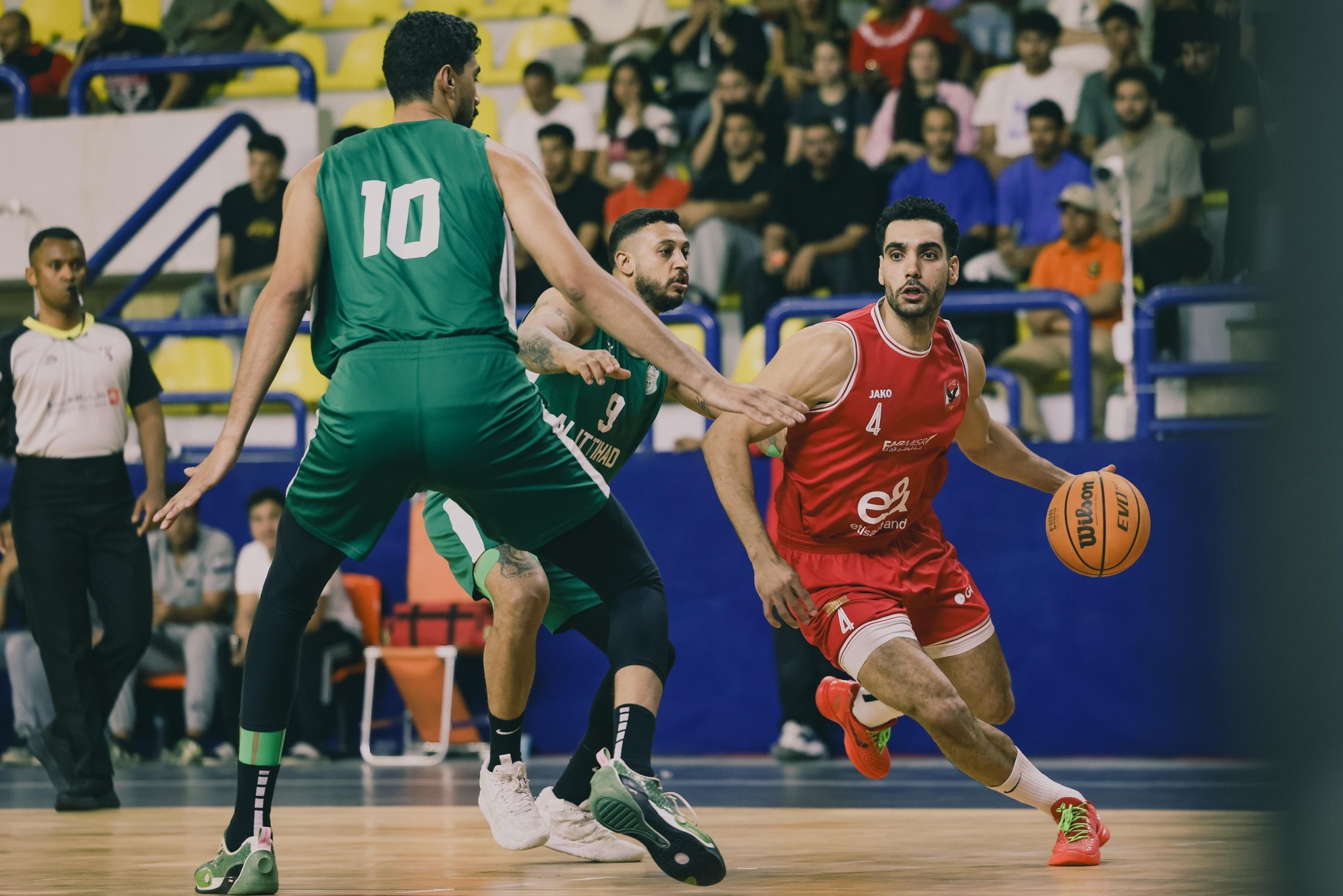 L'équipe masculine de basketball remporte la Super Ligue