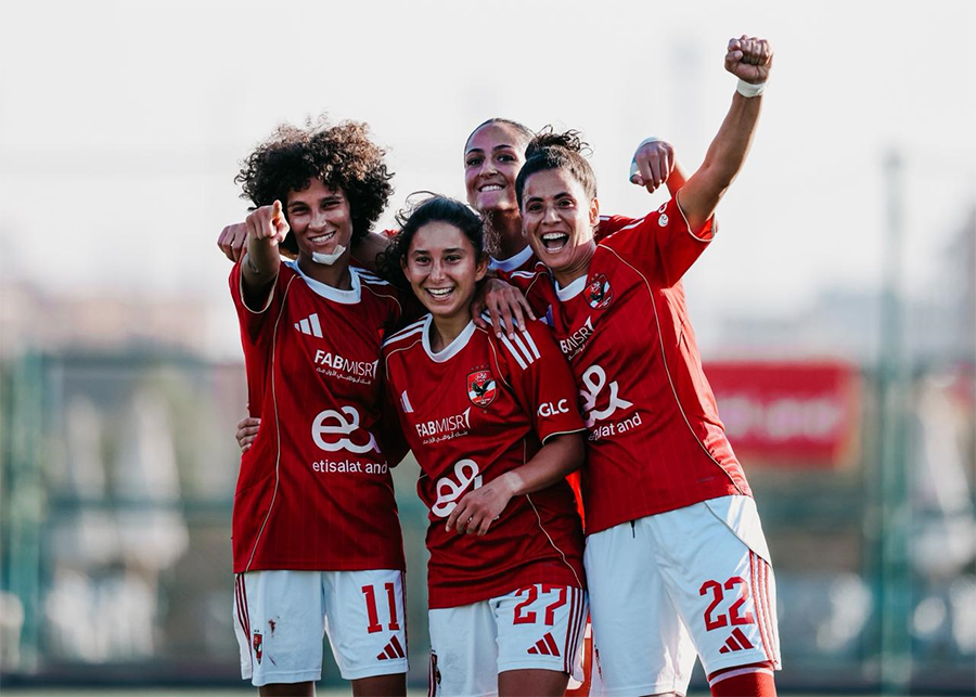 «كرة الأهلي النسائية» يفوز على البنك بخمسة أهداف في الدوري