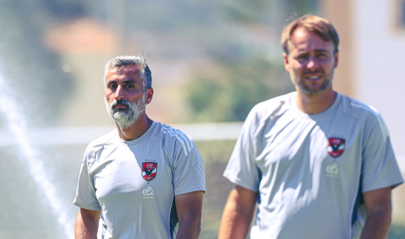 ريبيبرو يجتمع مع الطاقم المعاون