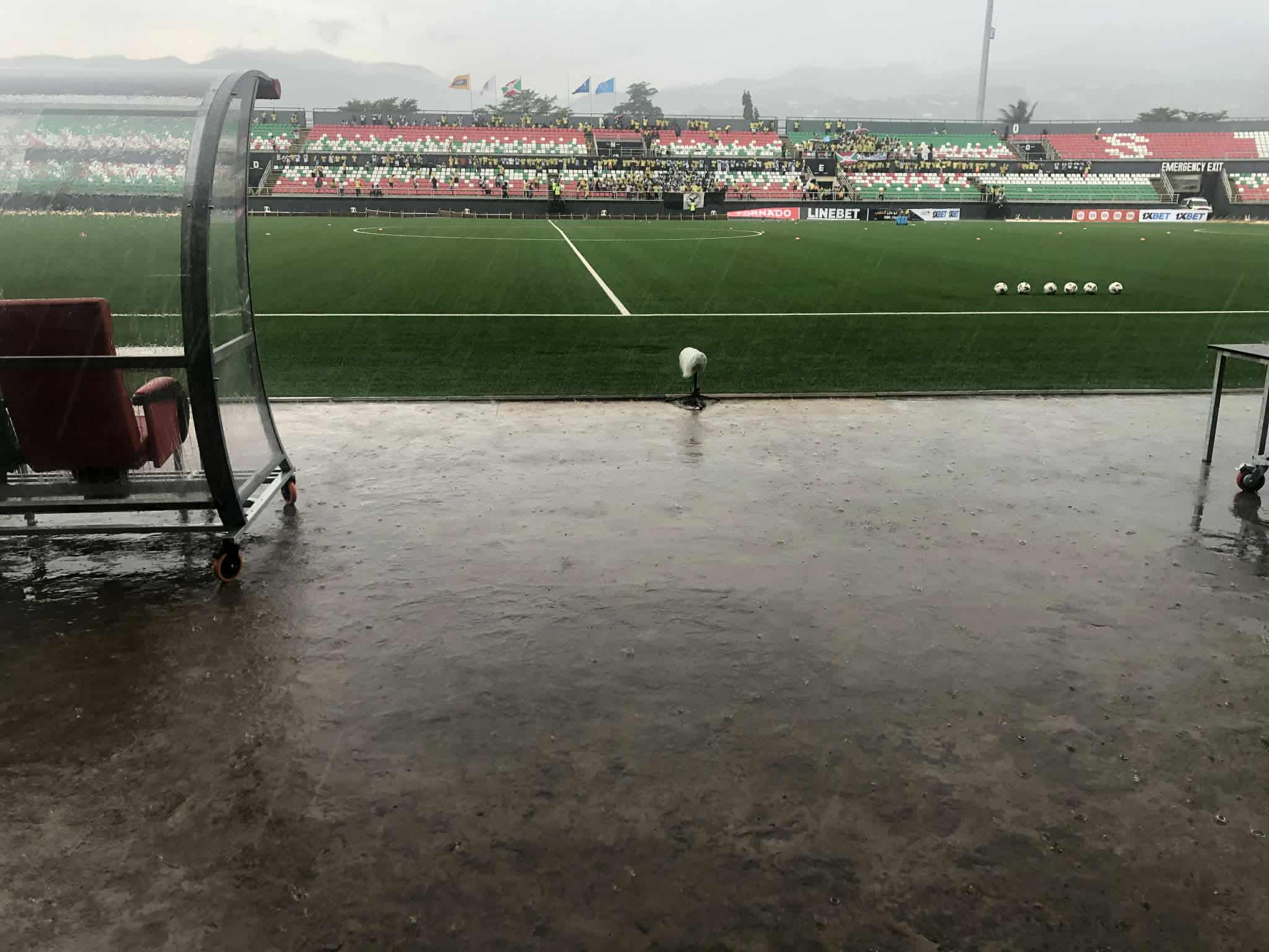 دوري أبطال إفريقيا| الأمطار تهطل بغزارة على استاد بوجومبورا قبل خوض مباراة إيجل نوار