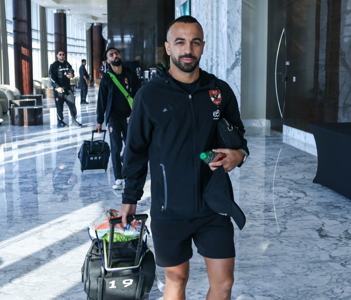 بعثة الأهلي تغادر مطار دبي للعودة إلى القاهرة بعد التتويج بالسوبر المصري