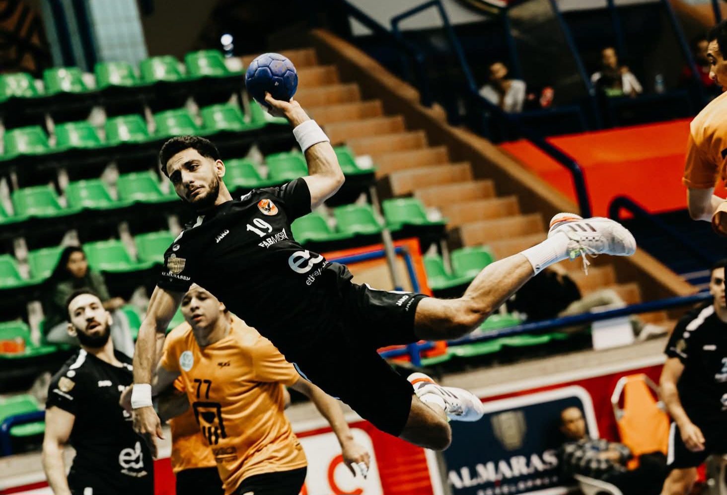 «رجال يد الأهلي» يواجه المعادي في بطولة دوري المحترفين