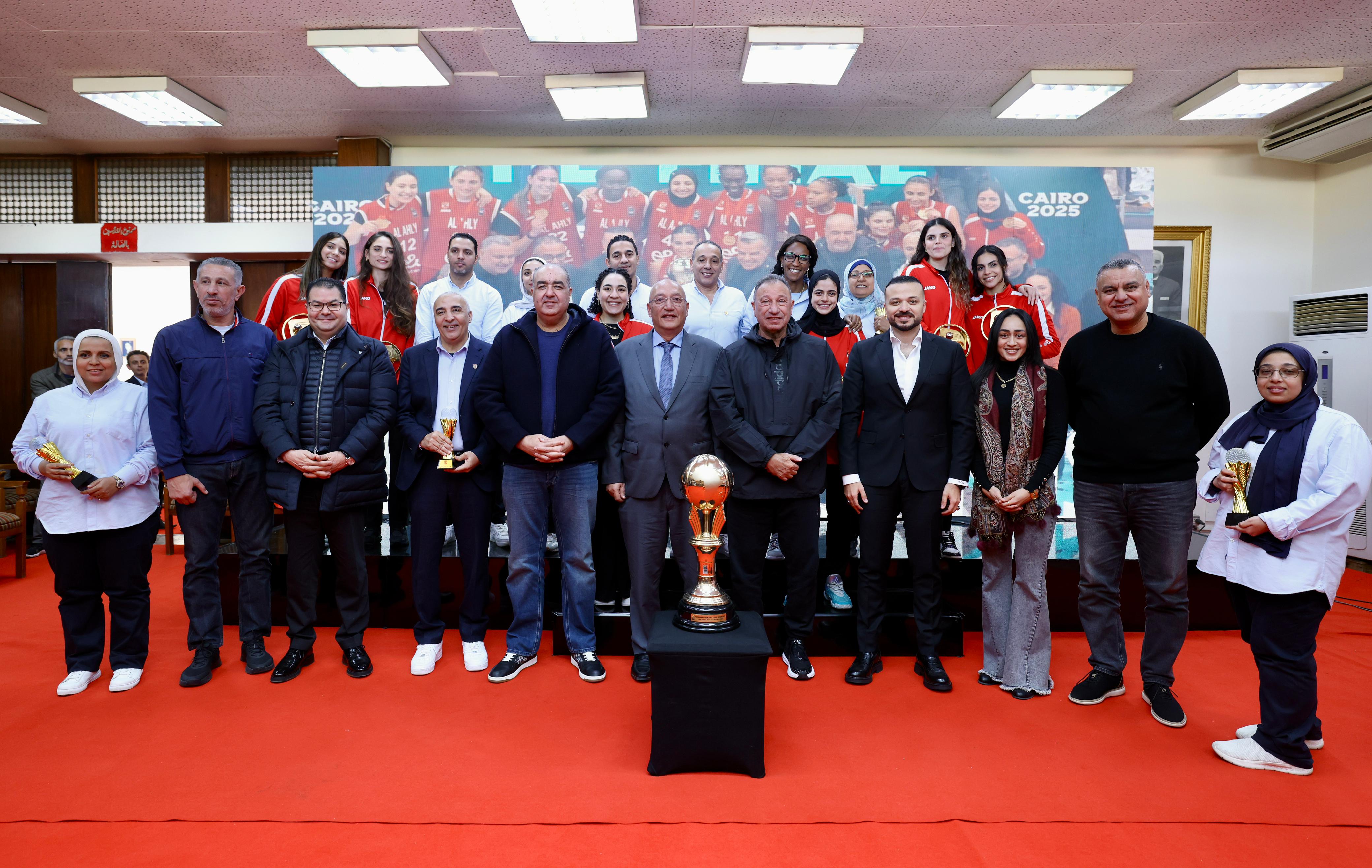 مجلس الإدارة يُكرم فريق السلة سيدات بعد الفوز ببطولة إفريقيا