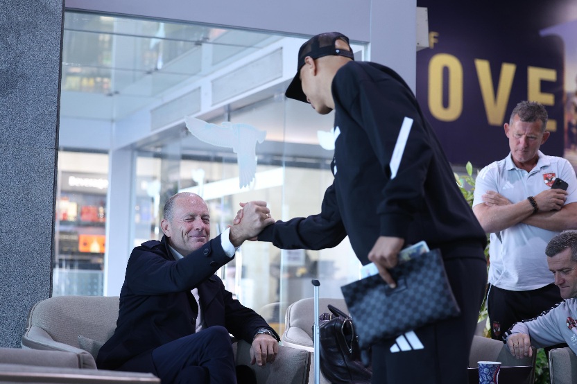 دوري أبطال إفريقيا| توافد لاعبي الأهلي إلى مطار القاهرة استعدادًا للسفر لتنزانيا