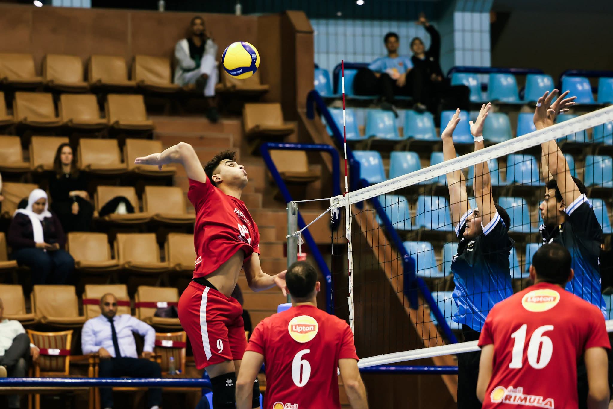 «رجال طائرة الأهلي» يفوز على هليوليدو في دوري السوبر