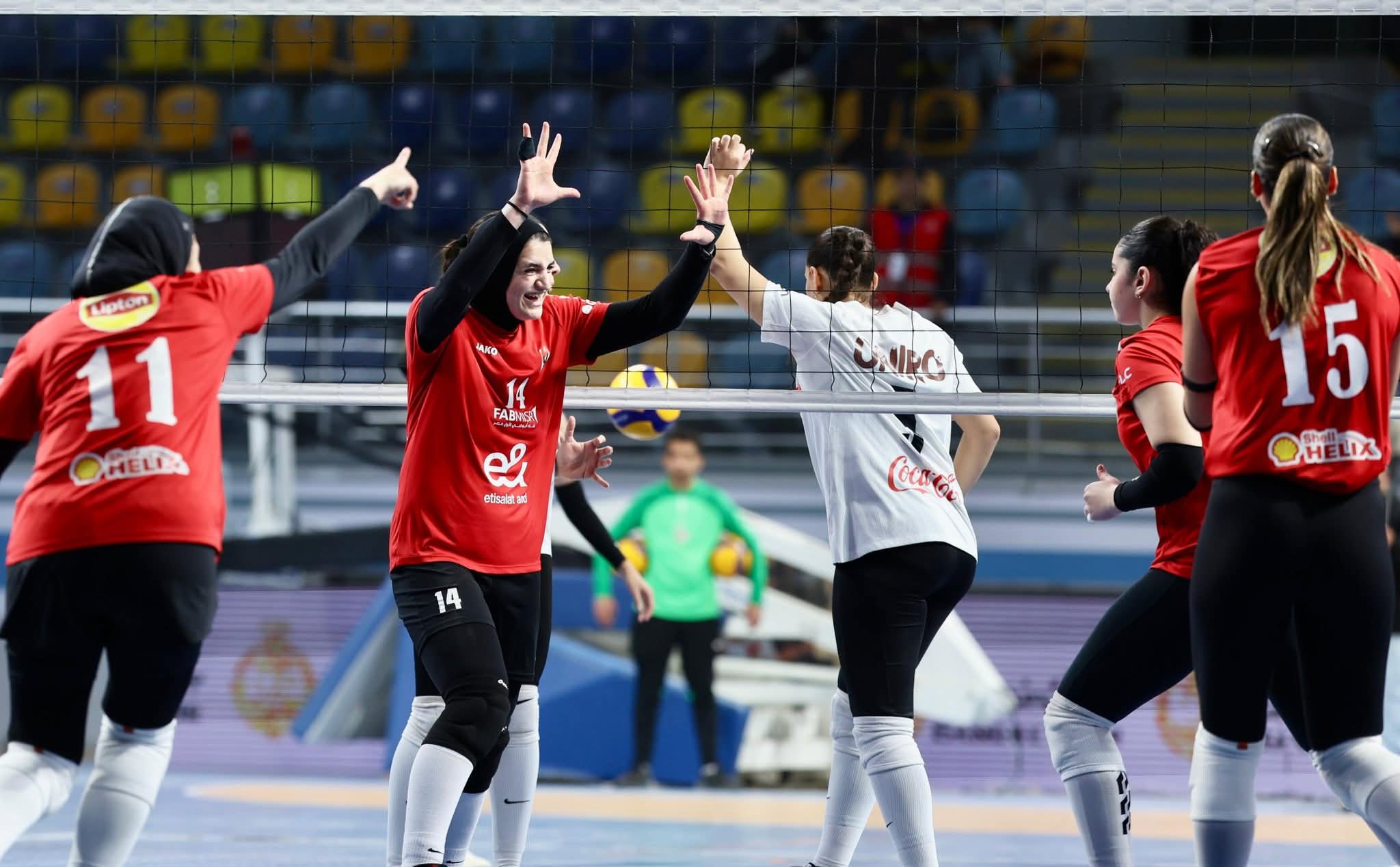 «سيدات طائرة الأهلي» يفوز على الزمالك ويتوج بكأس السوبر المصري