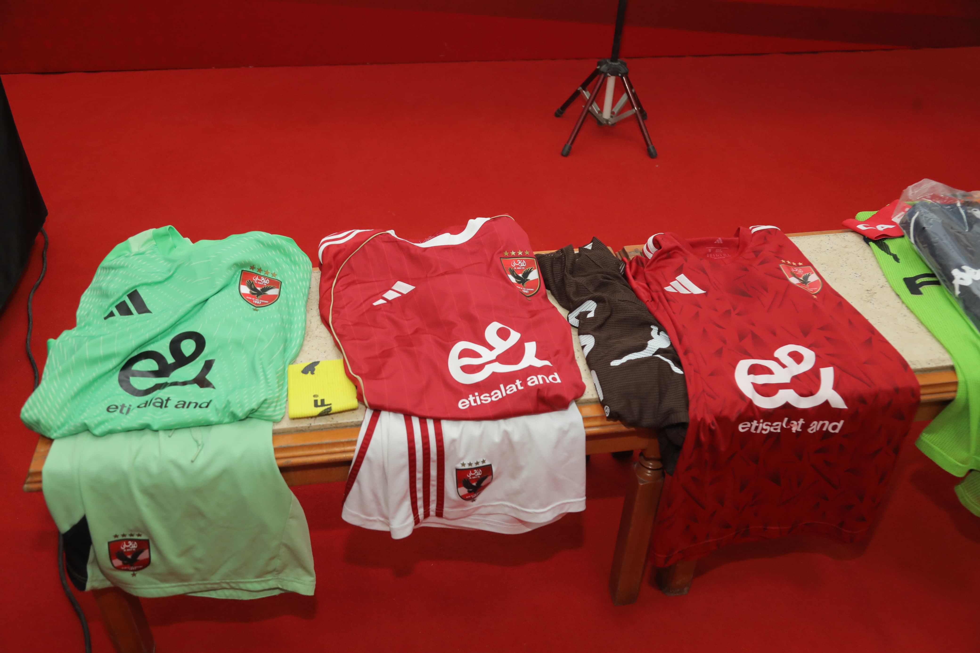 دوري أبطال إفريقيا| الأهلي يرتدي زيه التقليدي أمام الترجي التونسي