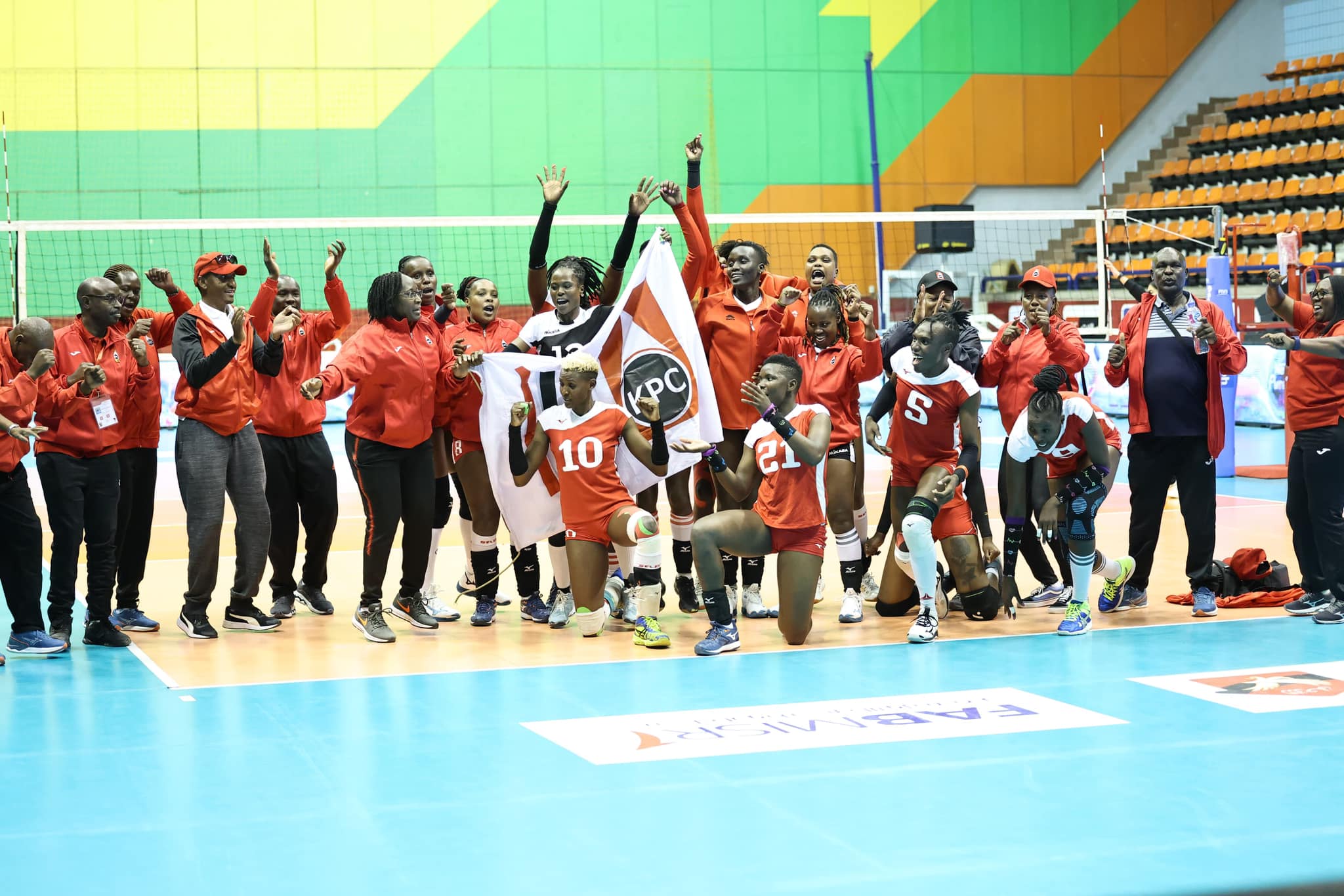 بطولة إفريقيا للكرة الطائرة| الأنابيب الكيني يحصد المركز الثالث بالفوز على البنك التجاري