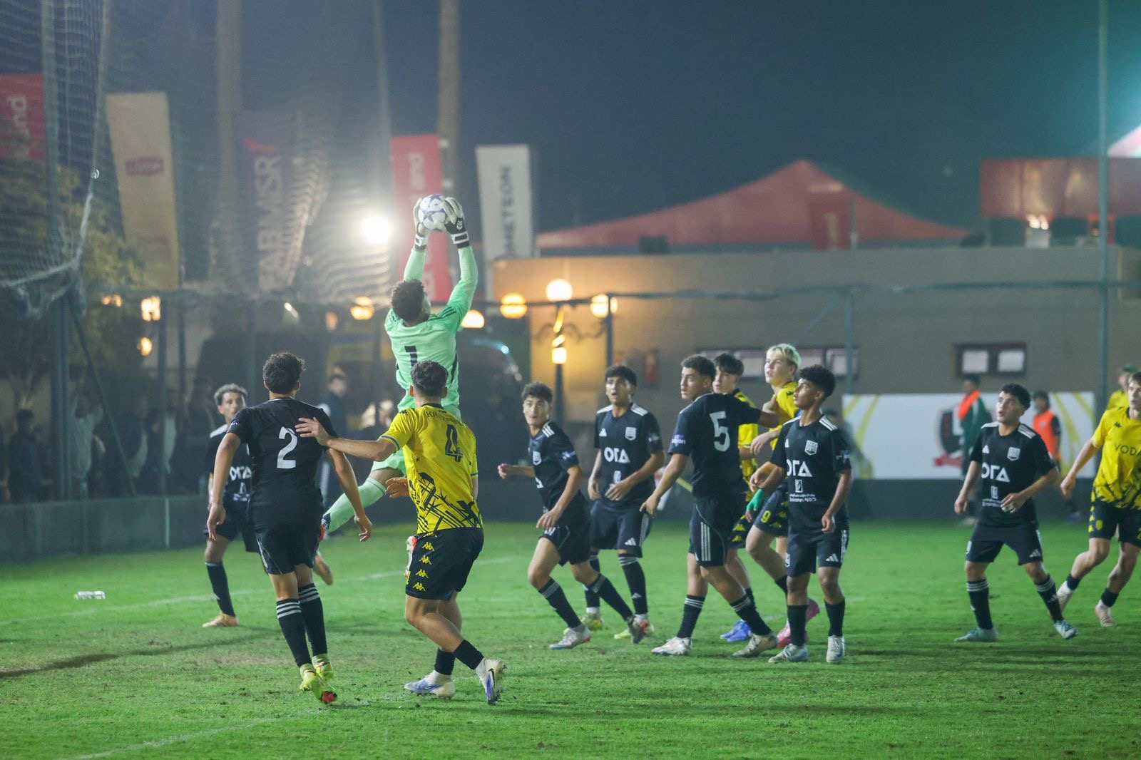 بطولة الأهلي الدولية| روخ لفيف الأوكراني يفوز على زد ويتأهل لنصف النهائي