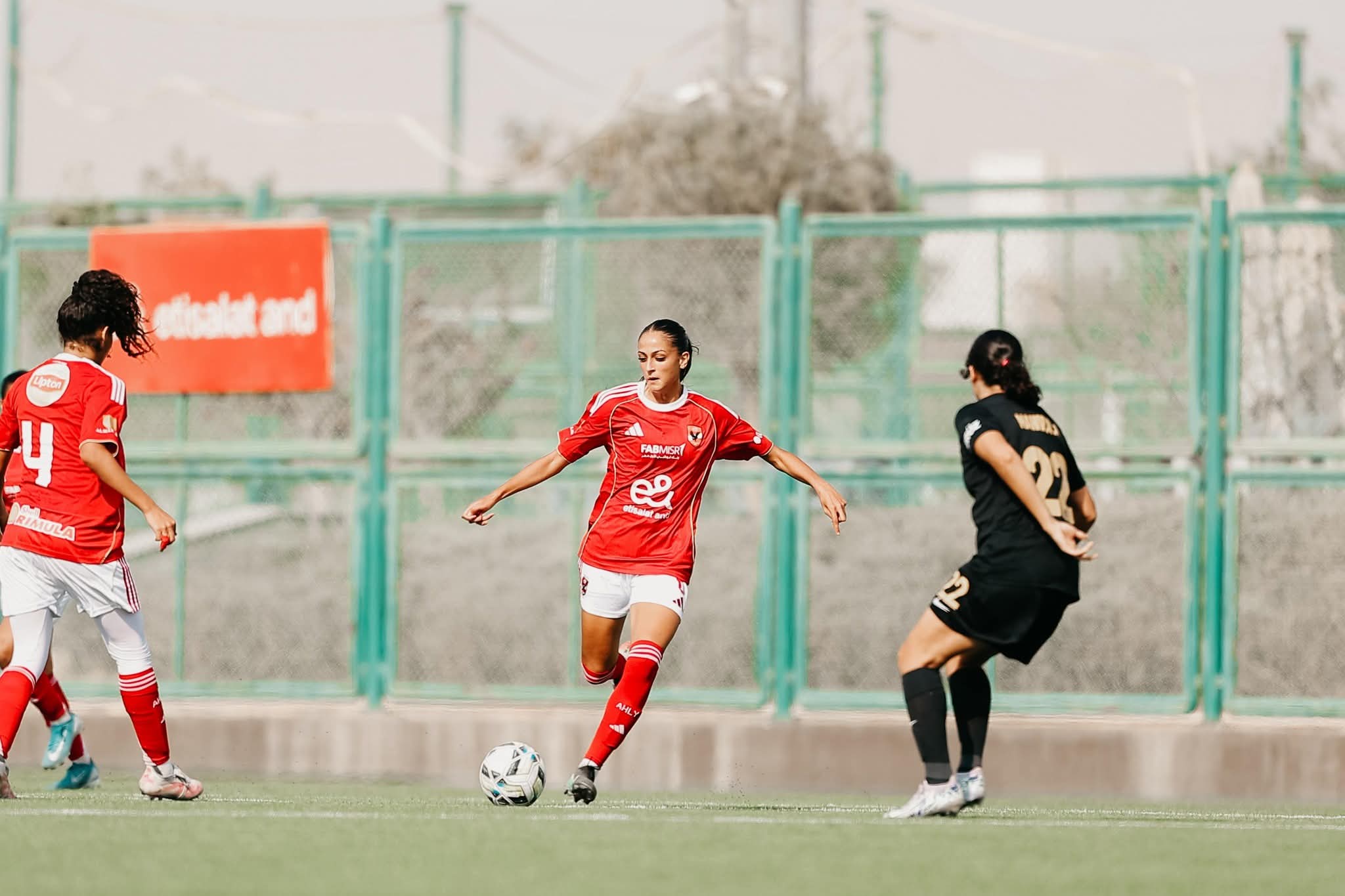 «كرة الأهلي النسائية» يخسر أمام مسار في الدوري