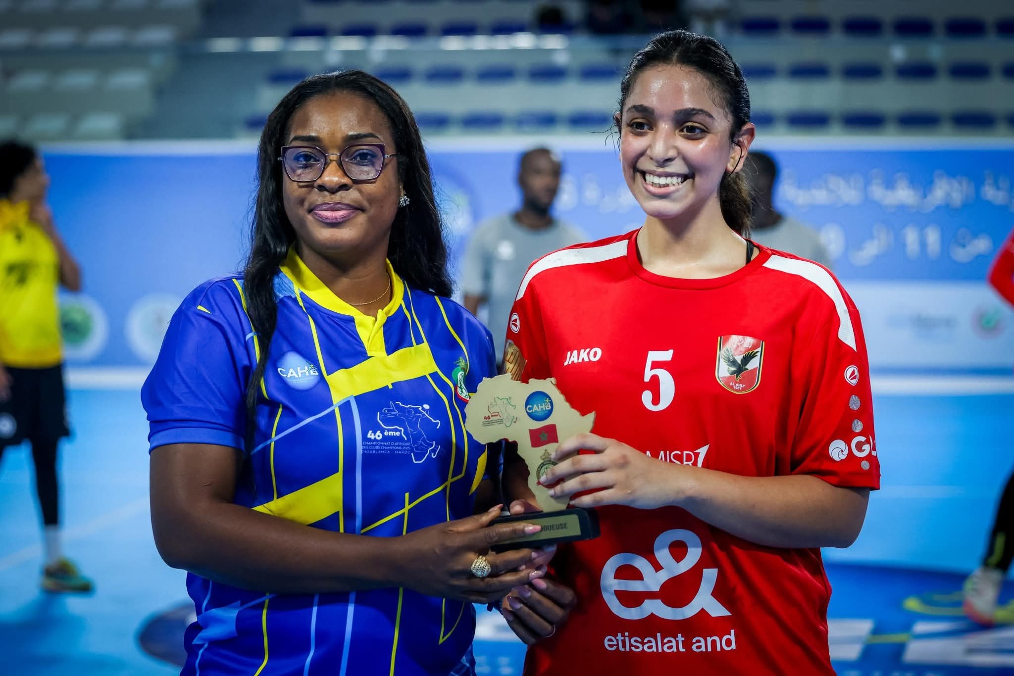 سيدات يد الأهلي| نوال خليل تفوز بجائزة أفضل لاعبة في مباراة اتحاد النواصر