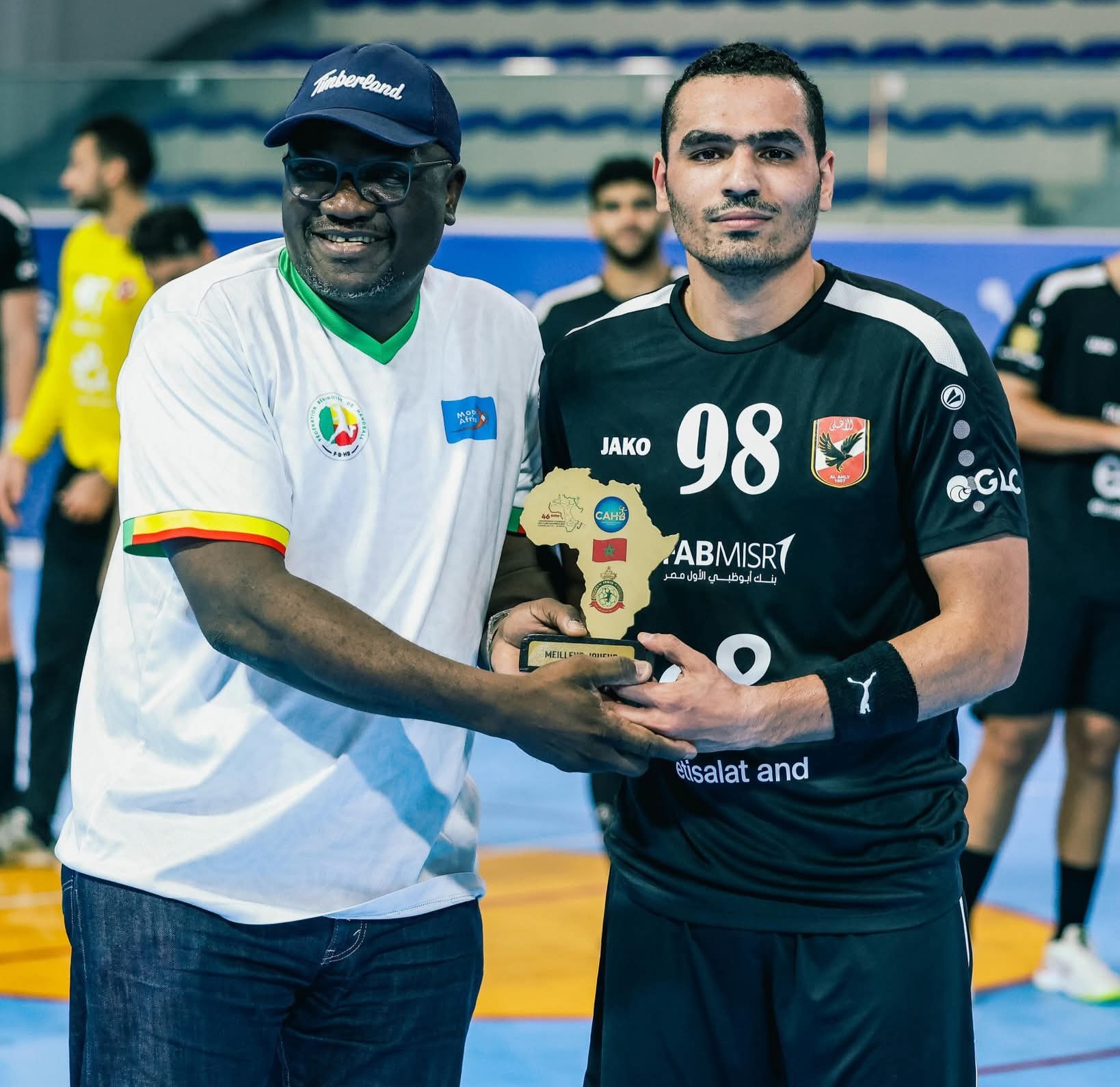 رجال يد الأهلي| «كاستيلو» يفوز بجائزة أفضل لاعب في مباراة فلاورز البنيني