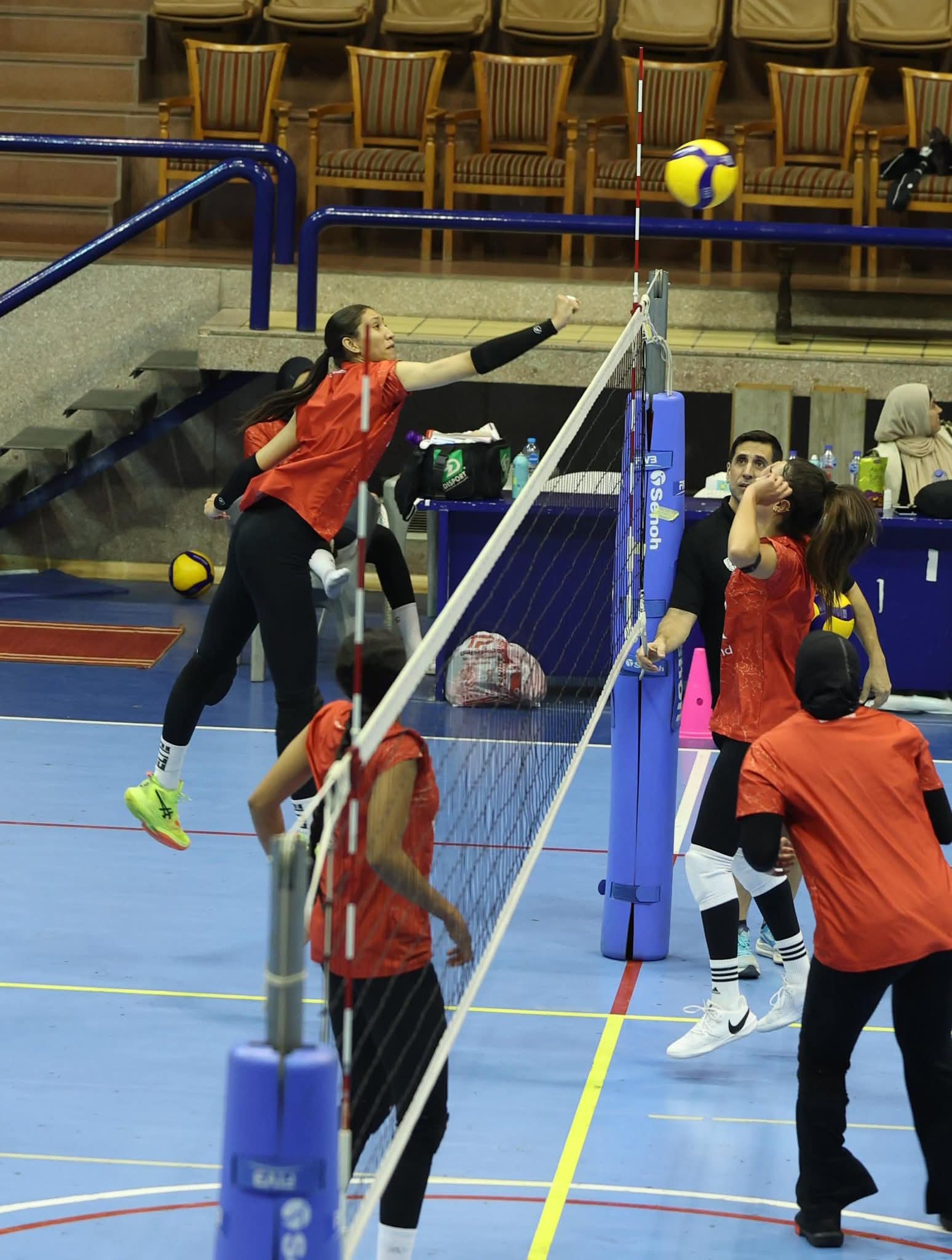 «سيدات طائرة الأهلي» يواجه المقاولون في افتتاح بطولة دوري المرتبط