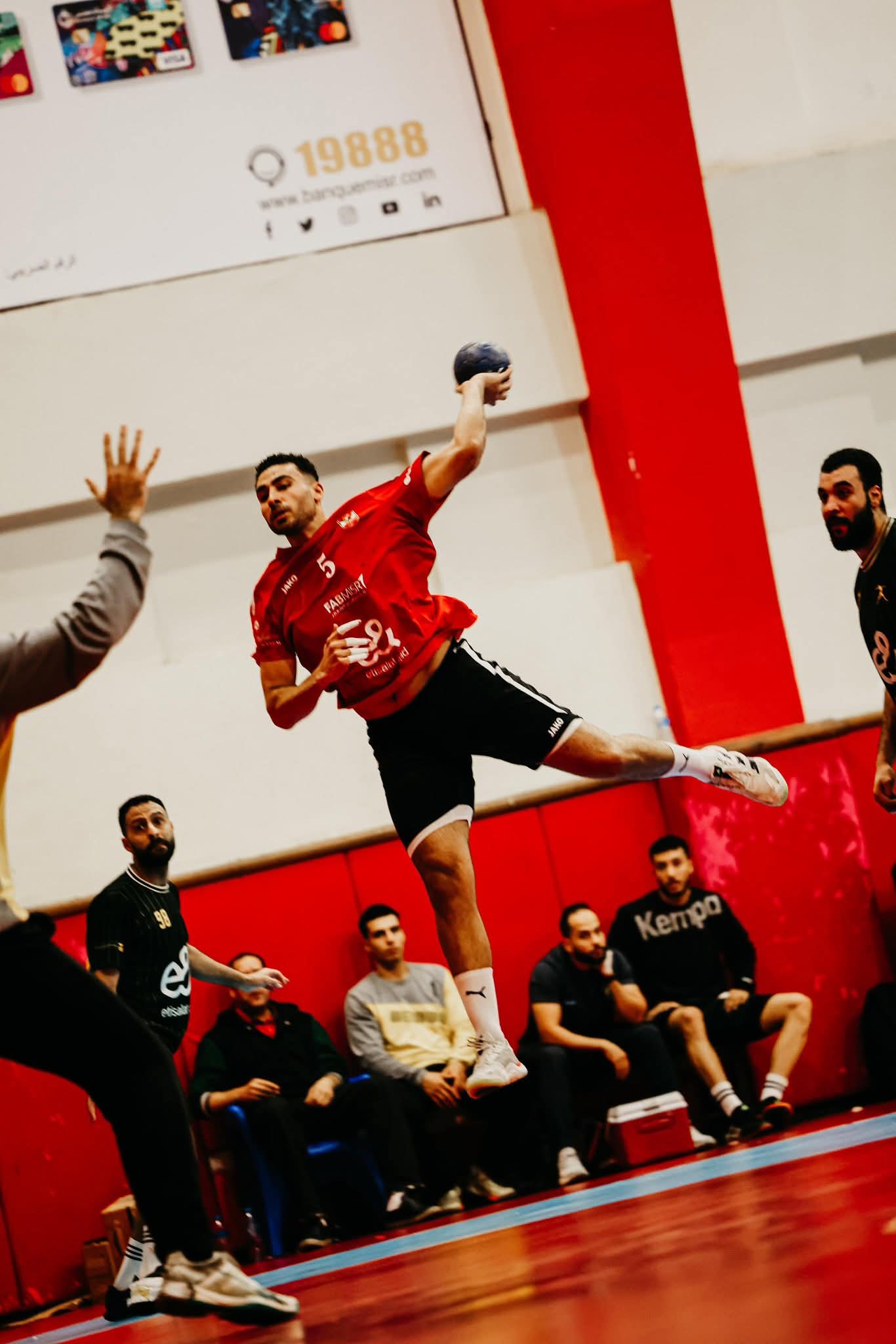 «رجال يد الأهلي» يفوز على المعادي في بطولة دوري المحترفين