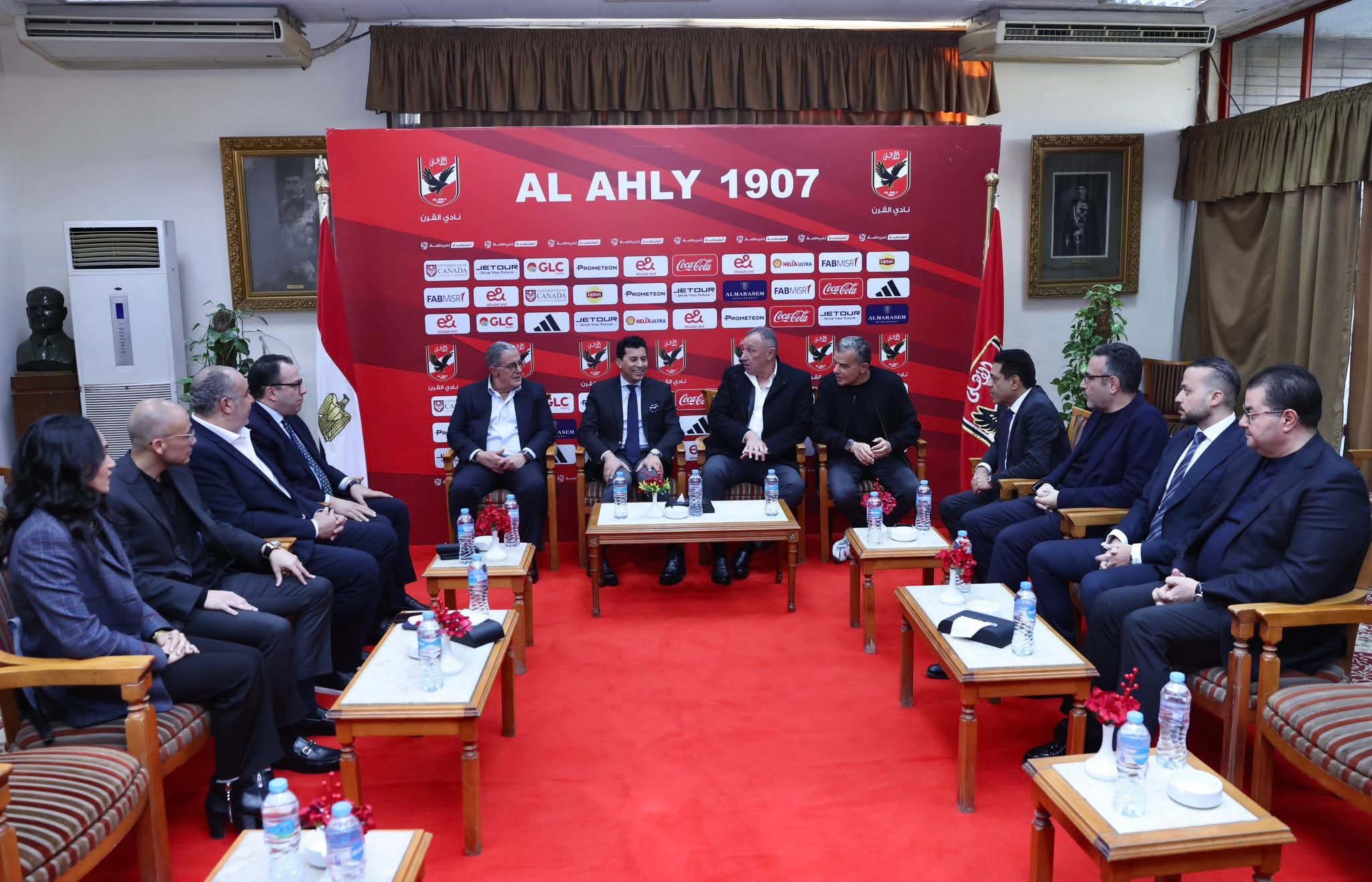 وزير الرياضة يهنئ مجلس الأهلي بالدورة الانتخابية الجديدة