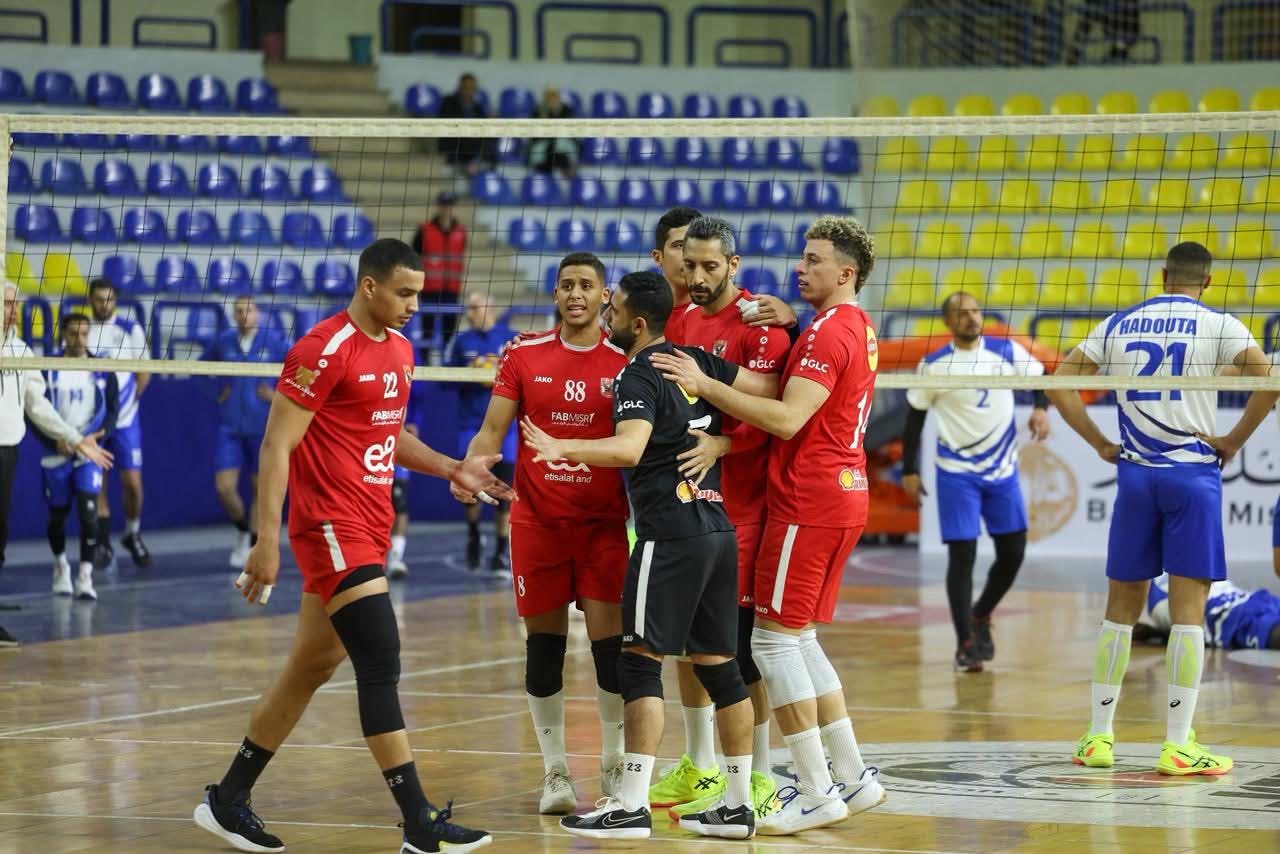 «رجال طائرة الأهلي» يفوز على سموحة في دوري المرتبط