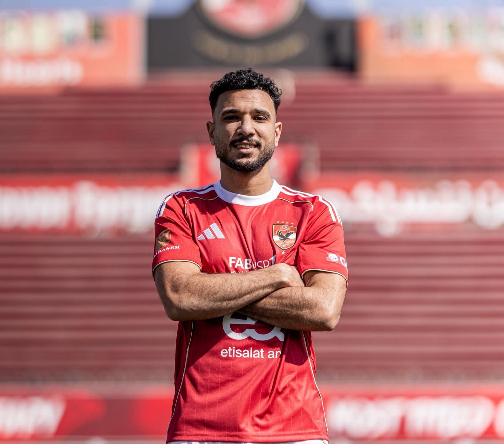 الأهلي يضم هادي رياض لمدة ٣ مواسم ونصف