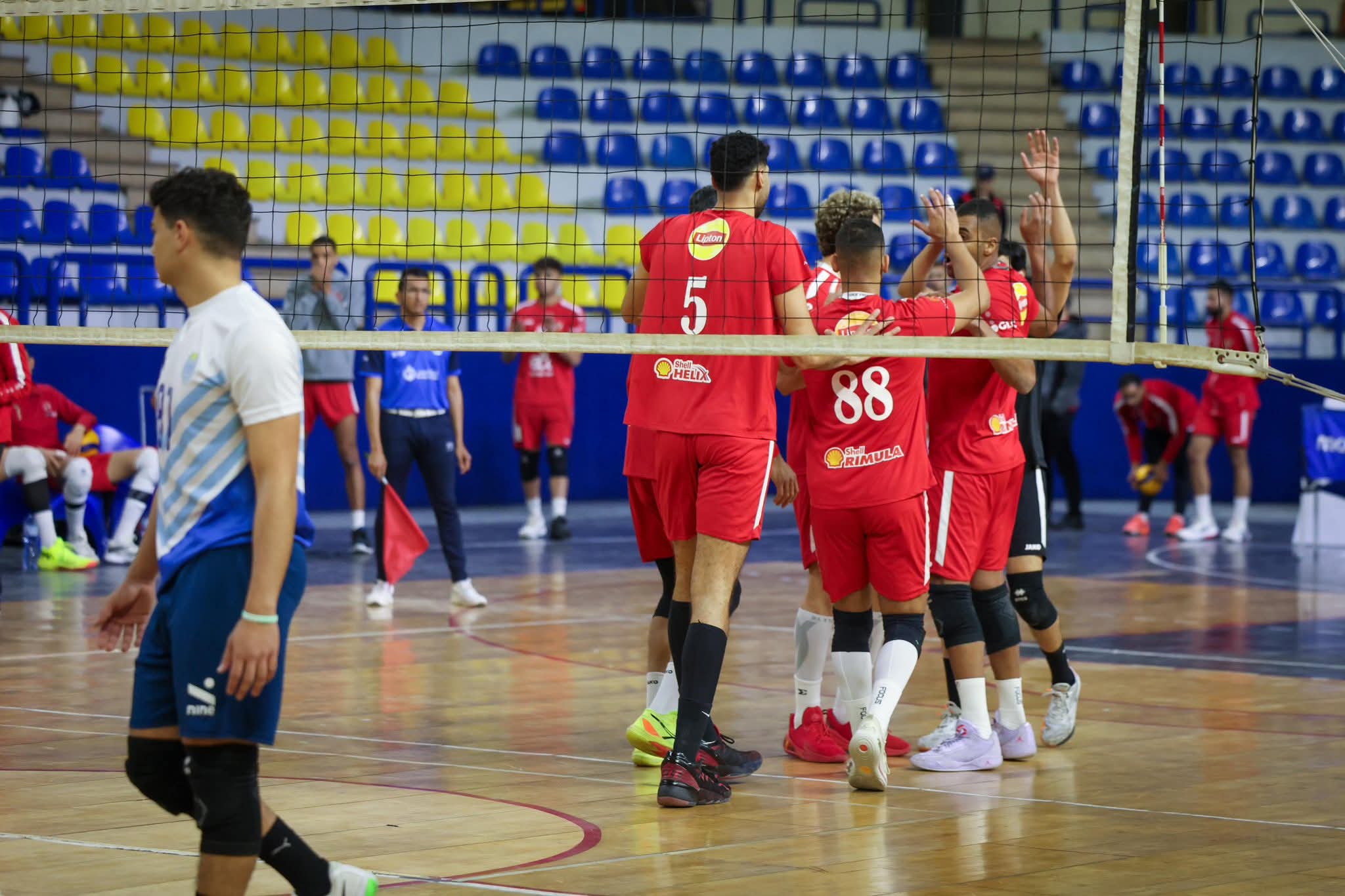 «رجال طائرة الأهلي» يفوز على هليوبوليس في دوري المرتبط