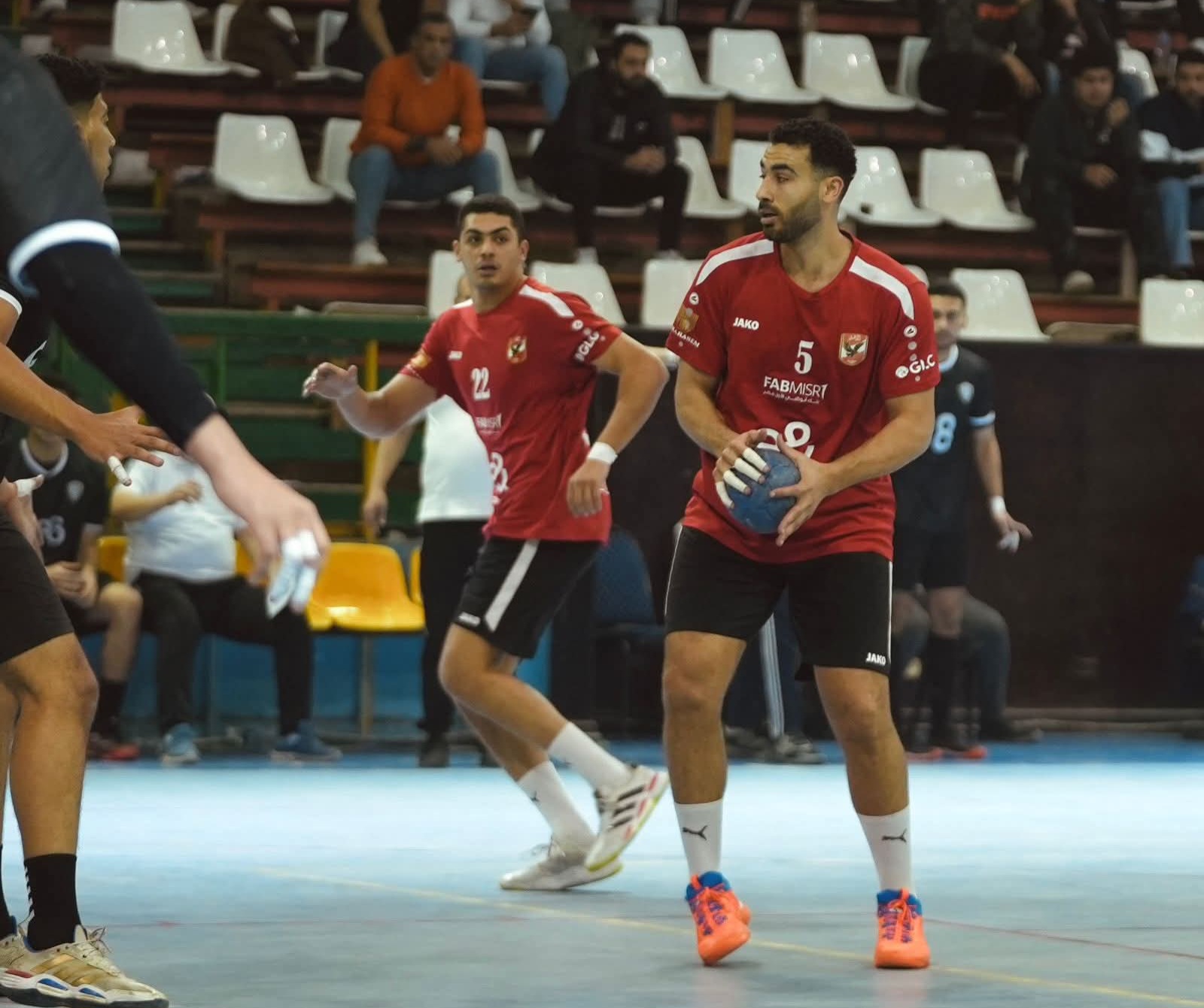 «رجال يد الأهلي» يواجه الجزيرة في الدوري