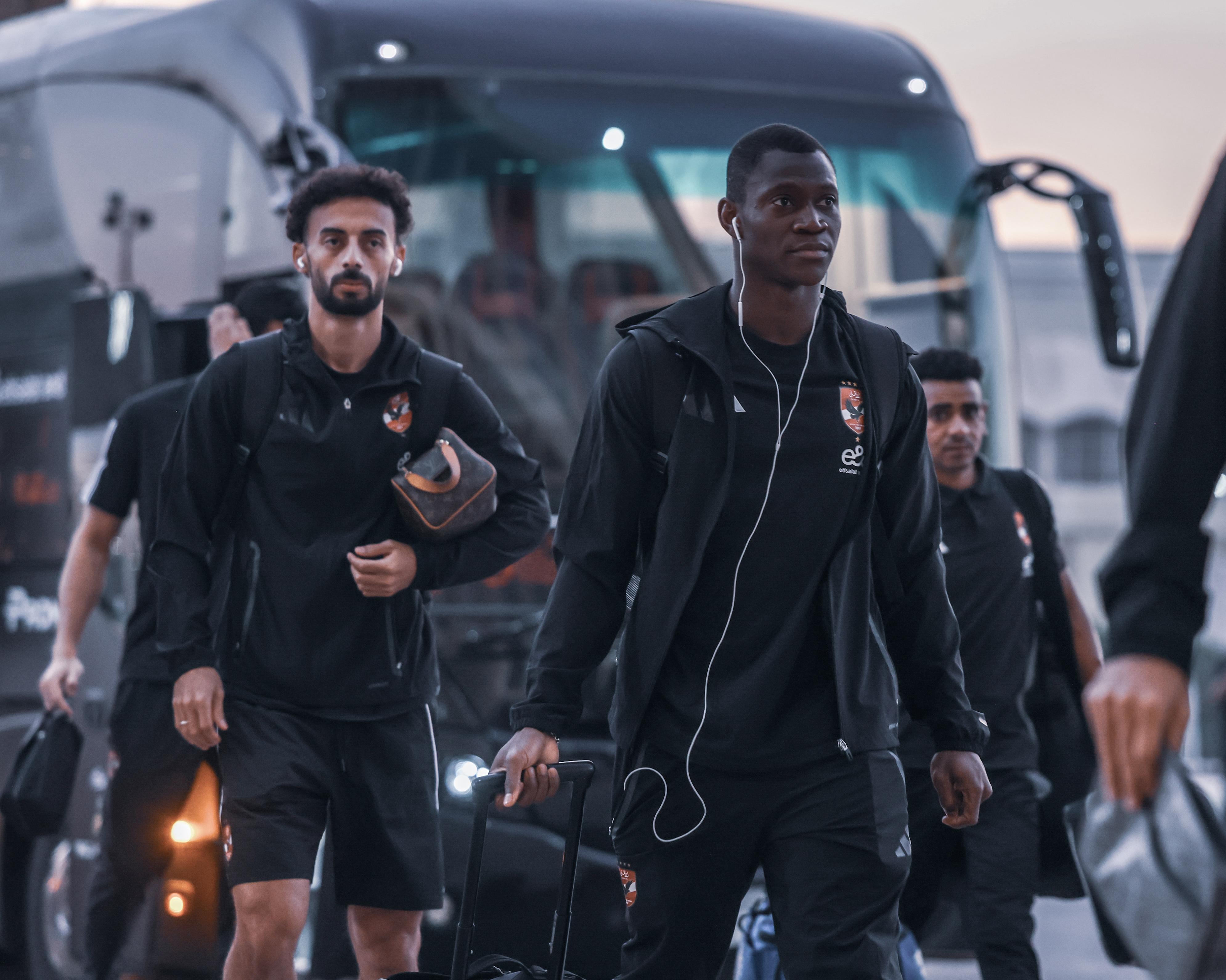 الدوري الممتاز| الأهلي يصل استاد الكلية الحربية استعدادًا لمباراة بتروجت