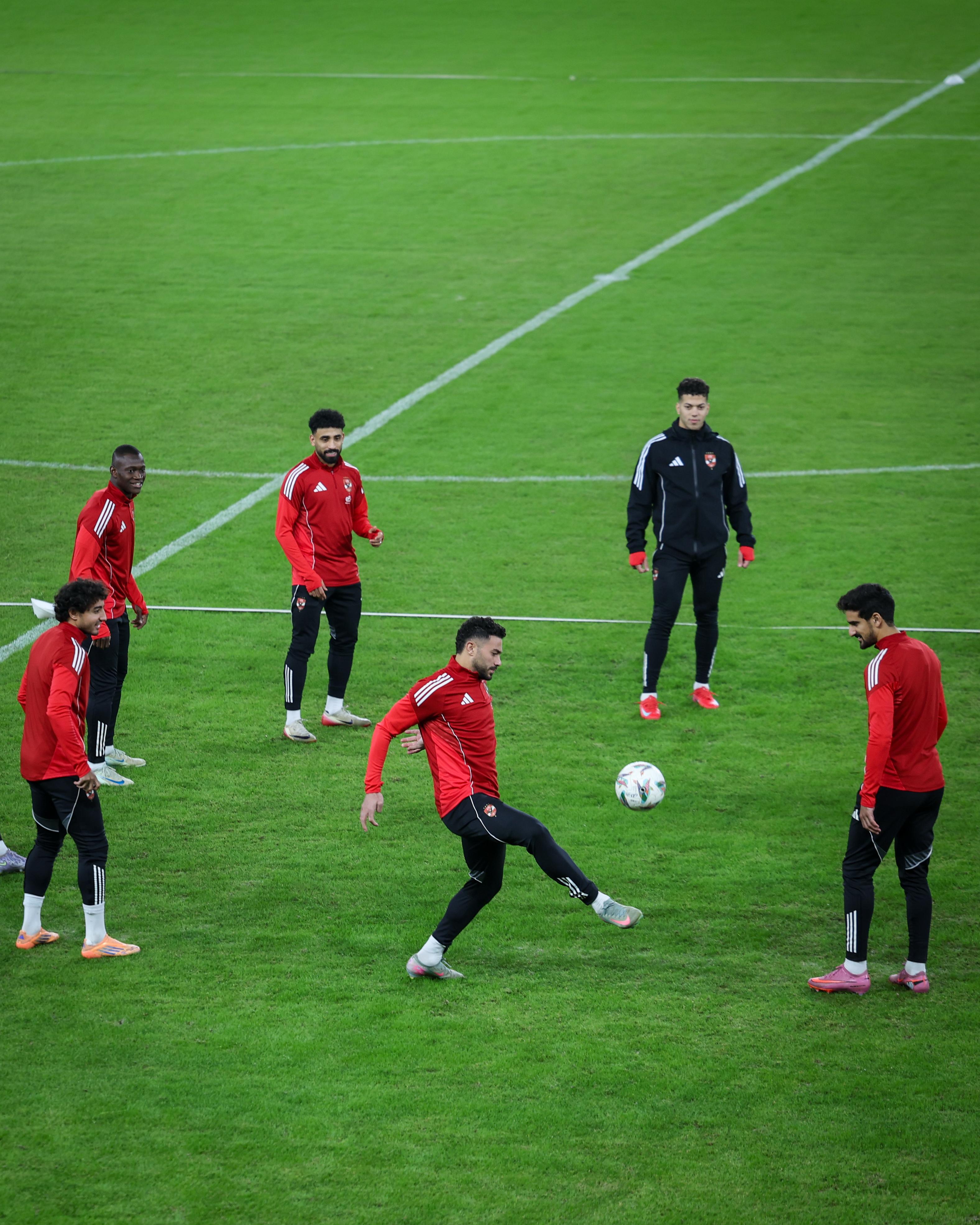 دوري أبطال إفريقيا| الأهلي يختتم مرانه استعدادًا لمباراة الجيش الملكي