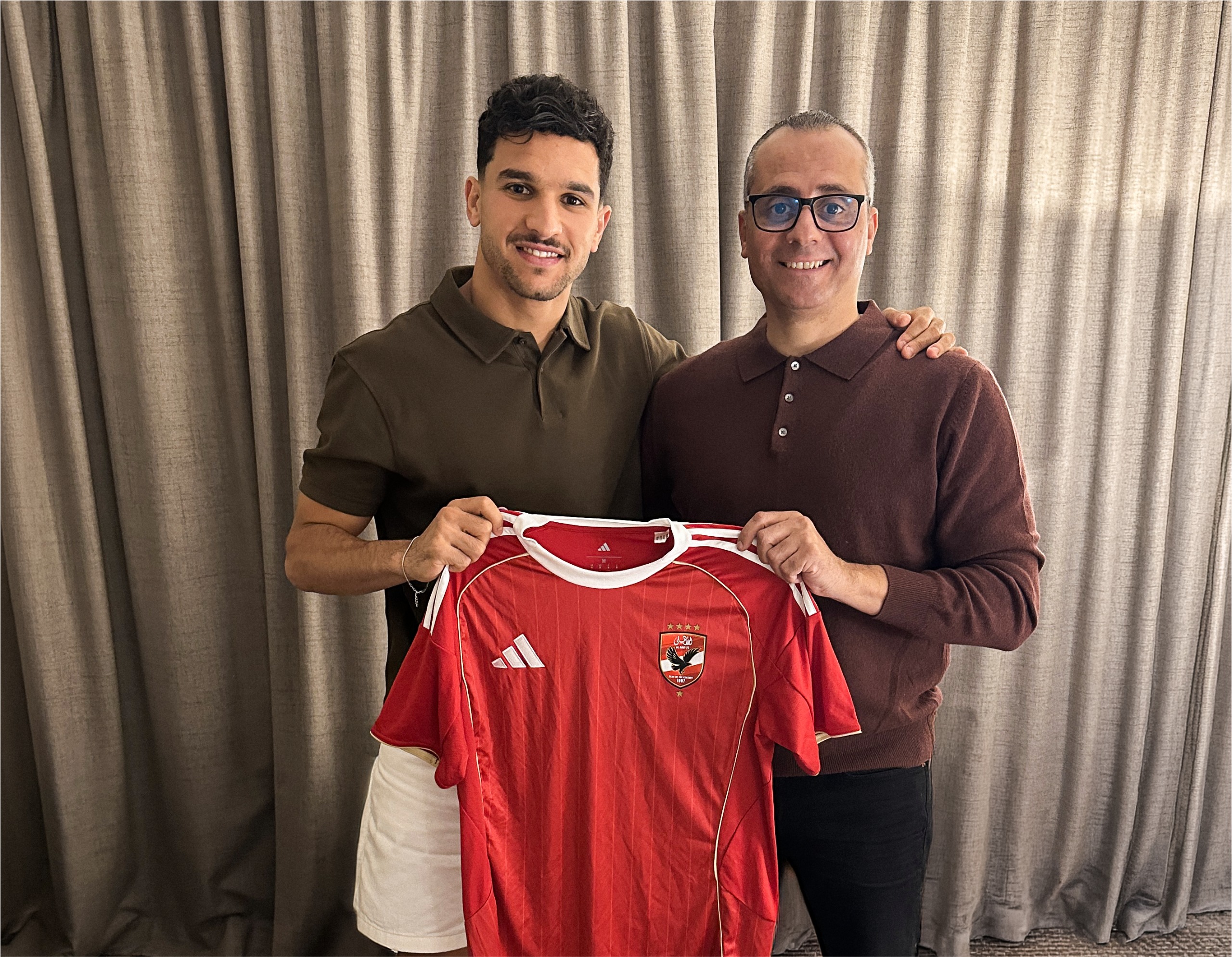 الأهلي يتعاقد مع الجزائري منصف بقرار «3 مواسم»