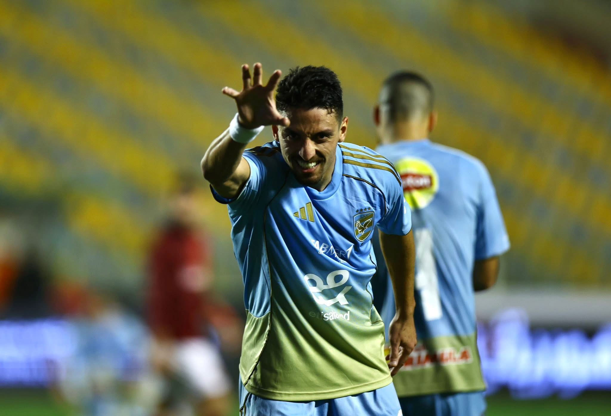 كأس عاصمة مصر| الأهلي يتقدم على سيراميكا بهدف طاهر محمد في الشوط الأول