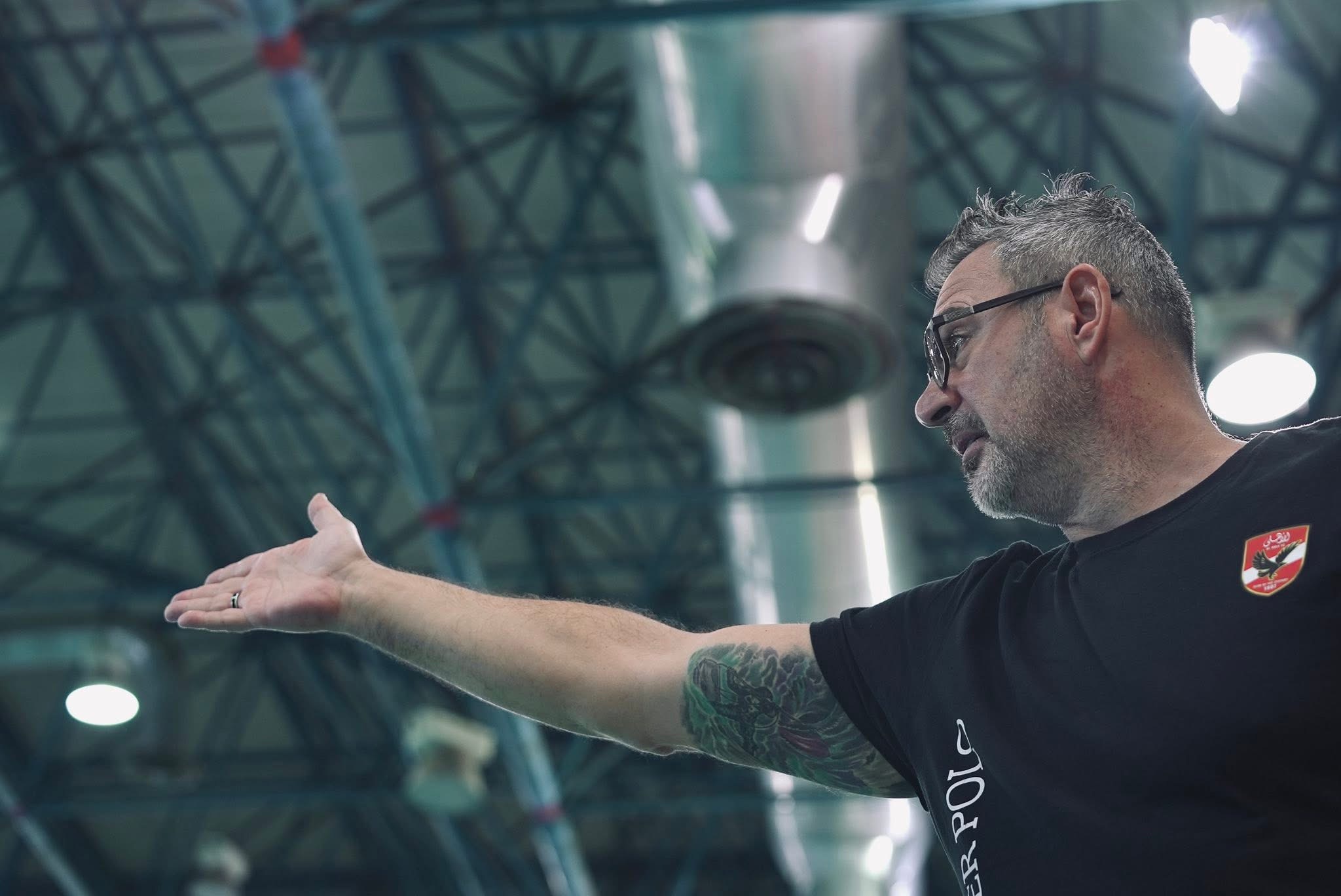 كرة الماء| محاضرة فنية للاعبي الأهلي قبل مواجهة القادسية الكويتي