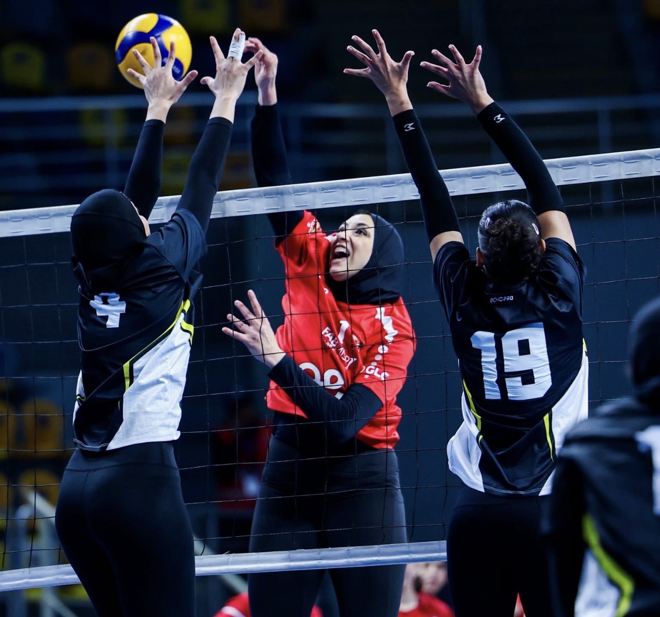 «سيدات طائرة الأهلي» يفوز على المقاولون العرب في نهائيات دوري المرتبط