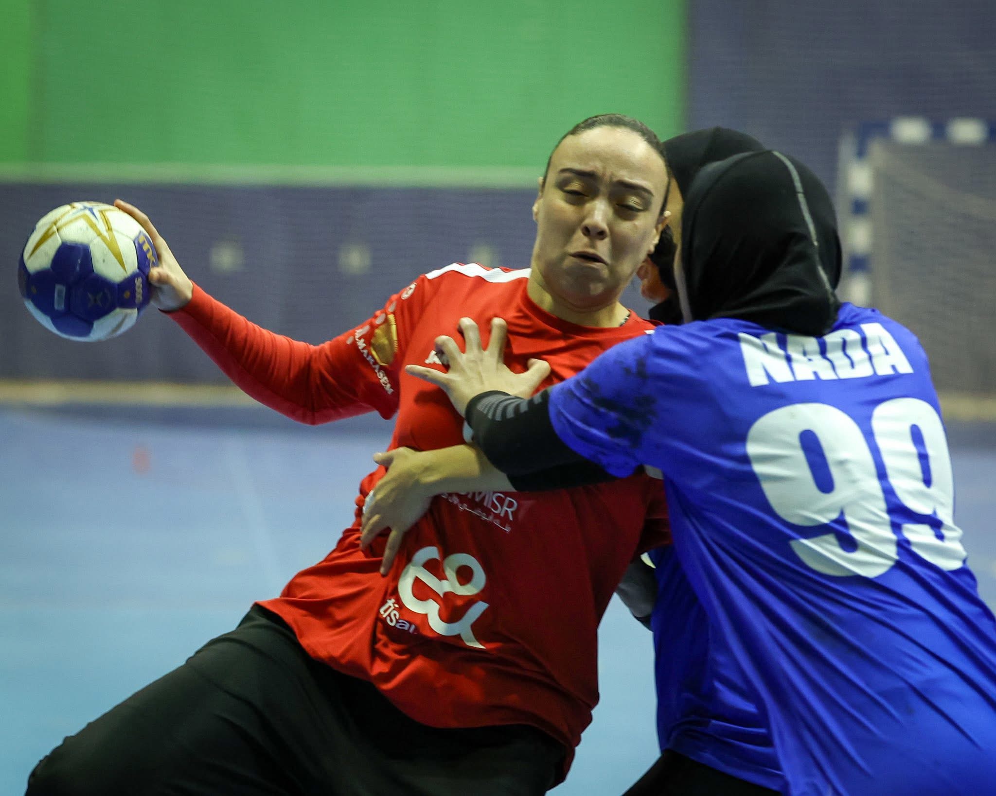 «سيدات يد الأهلي» يفوز على سموحة في الدوري