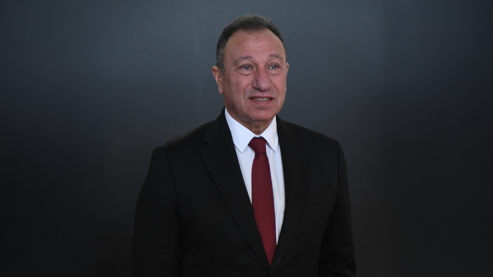 الخطيب يهنئ «رجال طائرة الأهلي» بدوري المرتبط