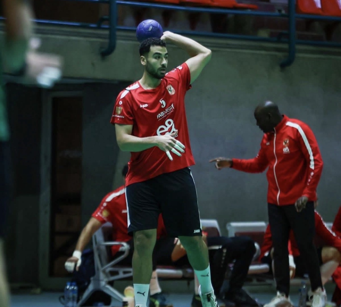 «رجال يد الأهلي» يفوز على طلائع الجيش في الدوري