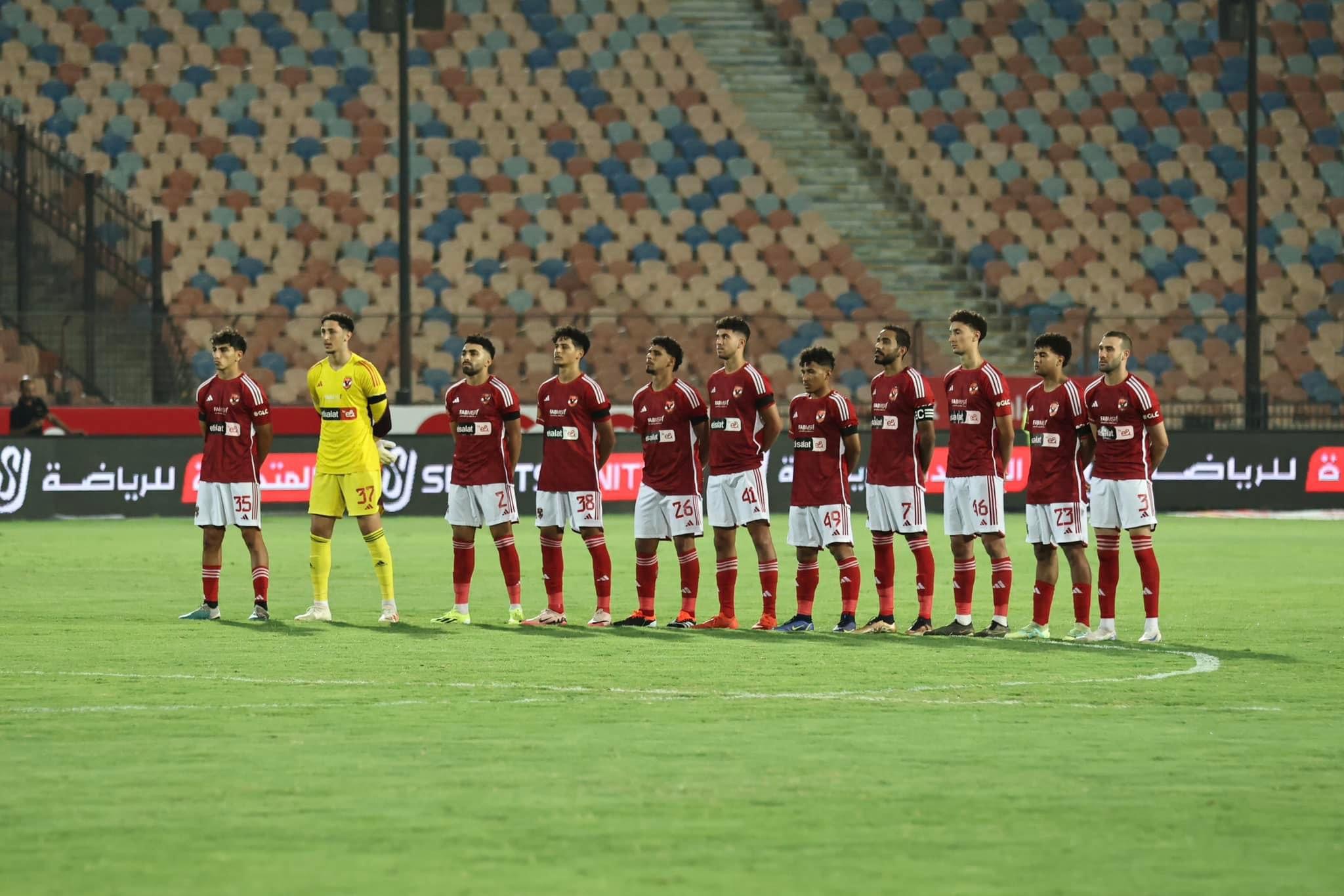 الدوري الممتاز| «دقيقة حداد» على روح نجل المهندس محمود طاهر قبل انطلاق مباراة الأهلي ومودرن سبورت