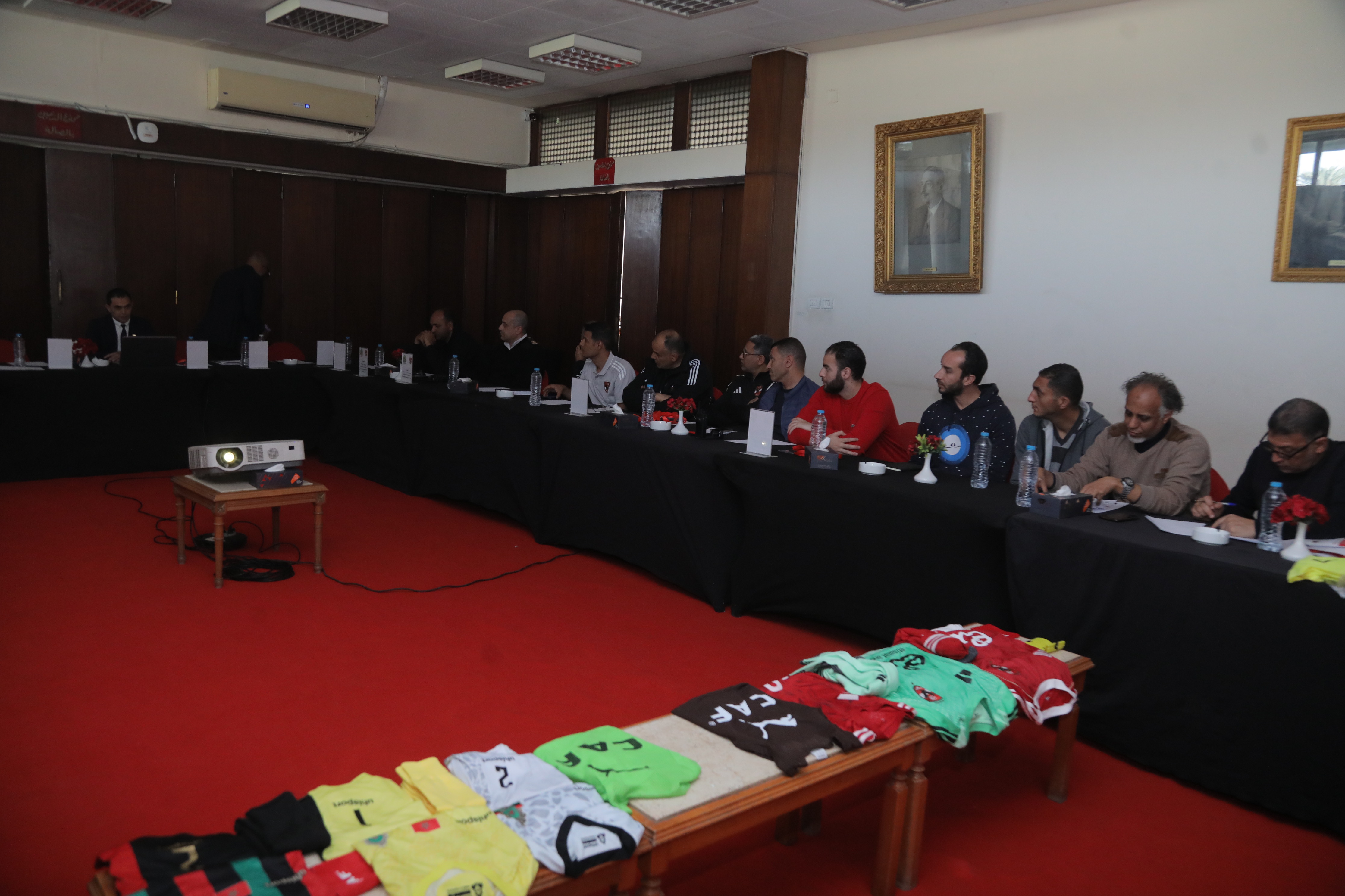 دوري أبطال إفريقيا| الأهلي يرتدي زيه التقليدي أمام الجيش الملكي غدًا