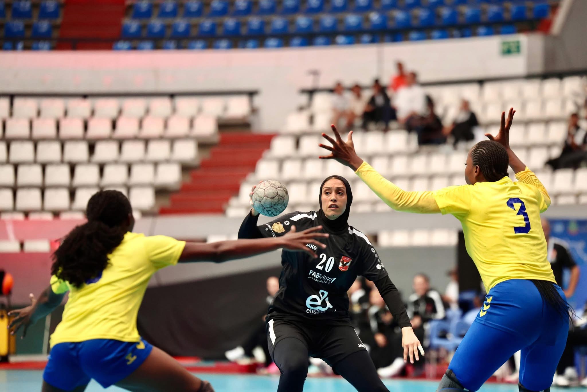 «سيدات يد الأهلي» يفوز على كالارا ياوندي الكاميروني ببطولة إفريقيا