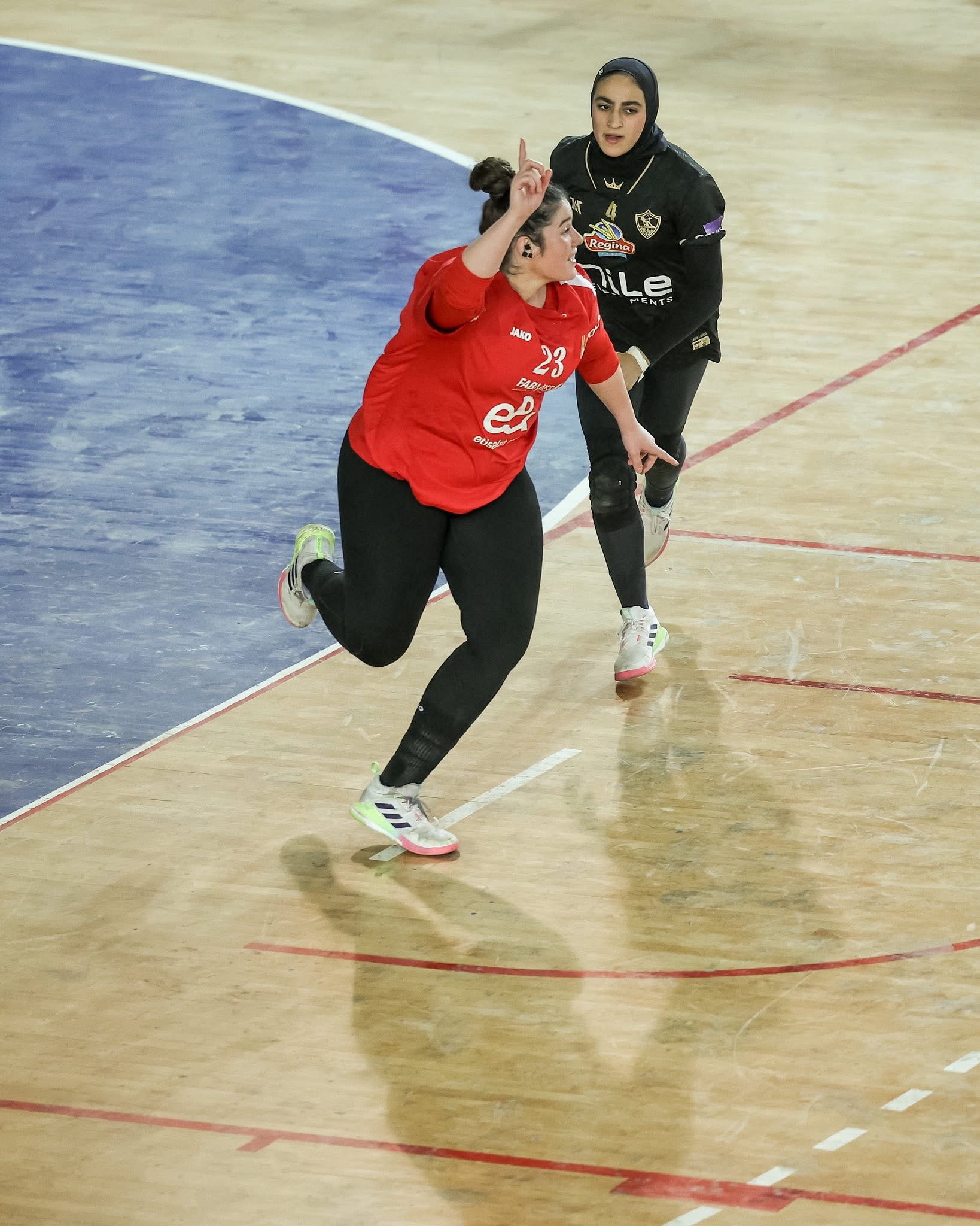 «سيدات يد الأهلي» يفوز على الزمالك في الدوري