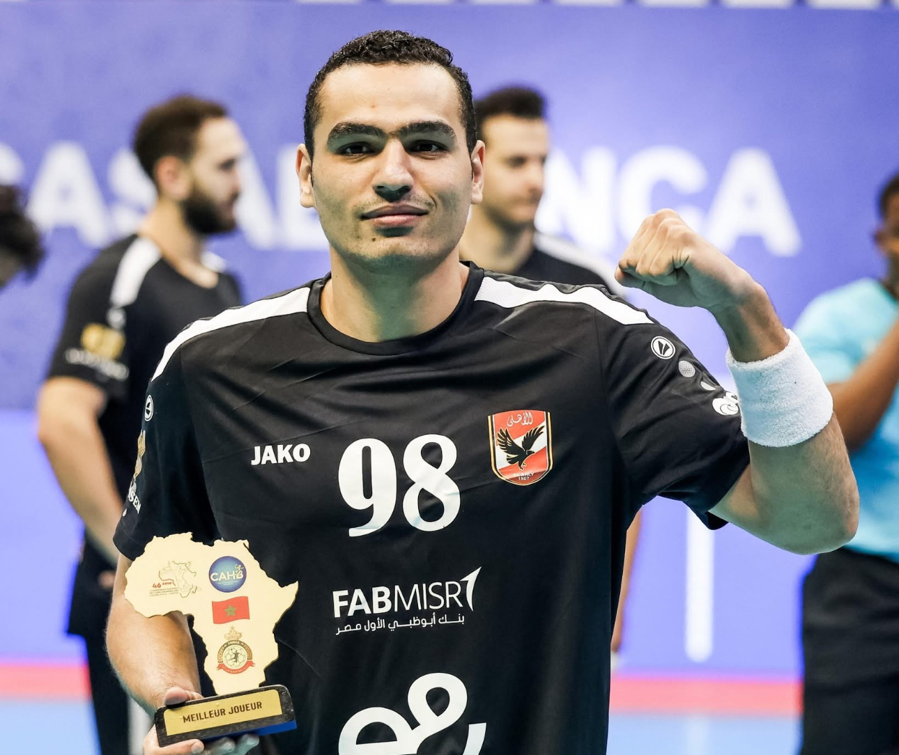 رجال يد الأهلي| «كاستيلو» يفوز بجائزة أفضل لاعب في مباراة فاب الكاميروني