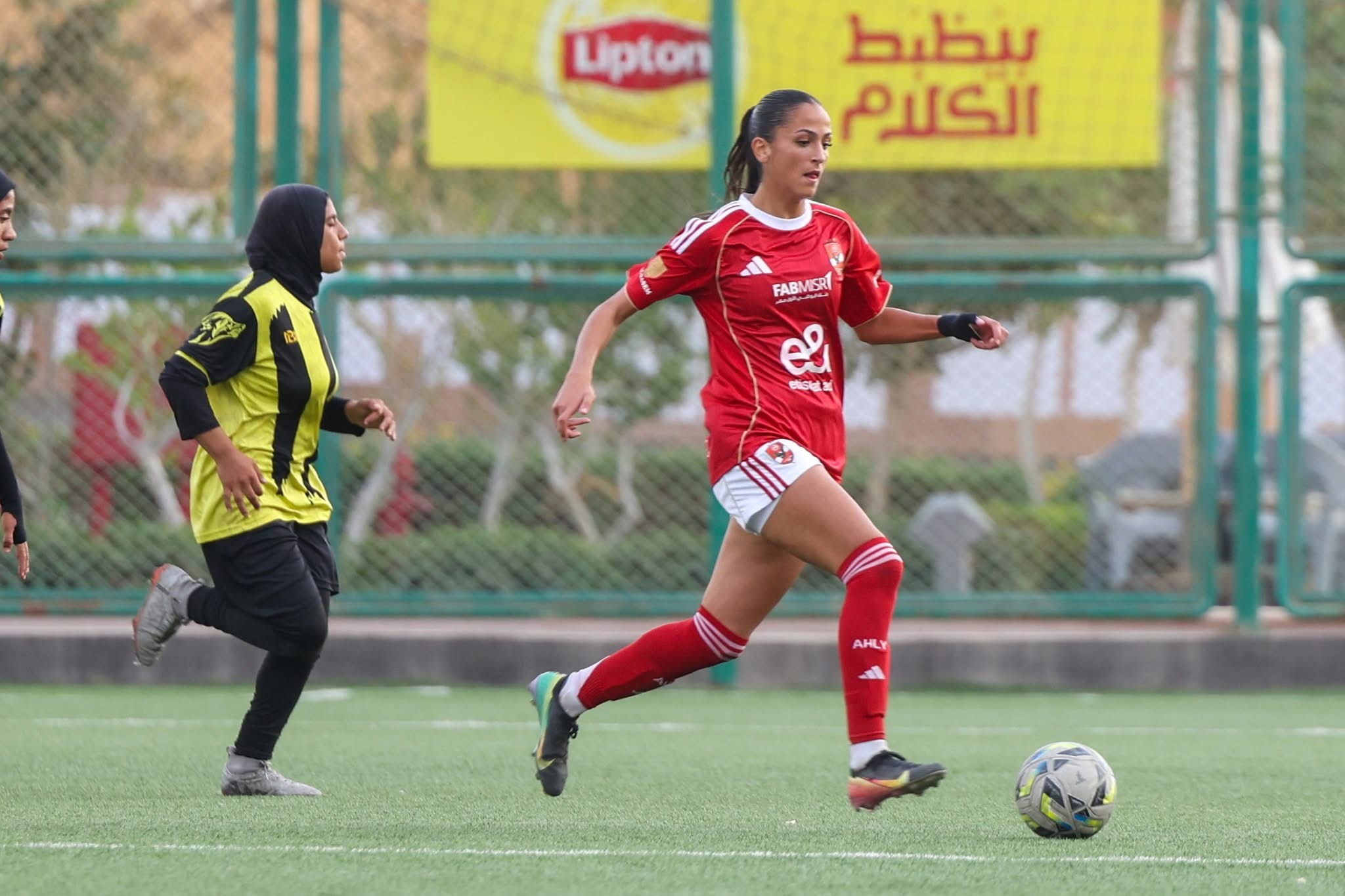 كرة القدم النسائية| الأهلي يفوز على المقاولون العرب بستة أهداف في الدوري