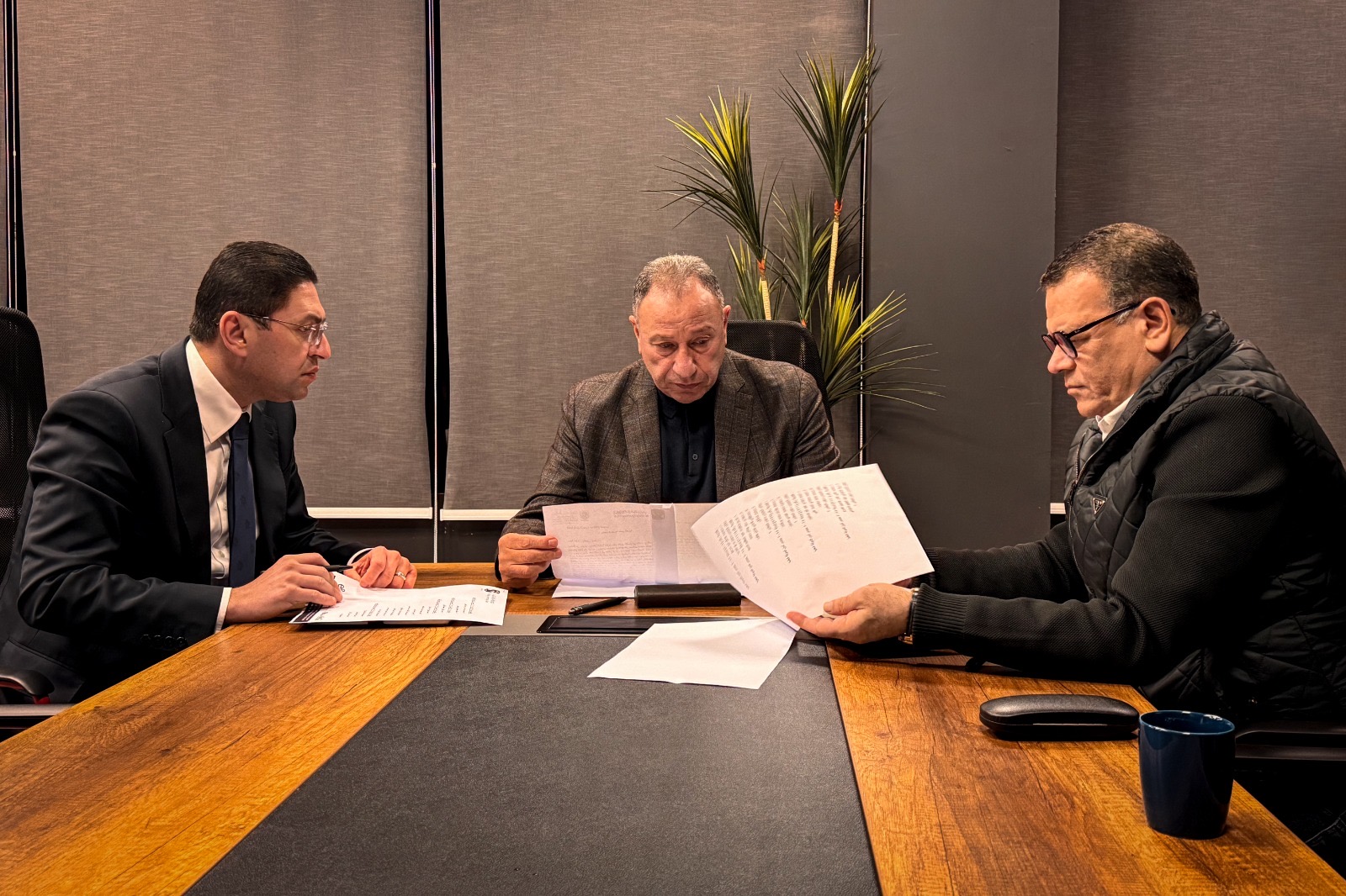 الخطيب يتابع موقف «المحبوسين» من جماهير الأهلي  ويكلف المستشارين بتوفير الدعم القانوني