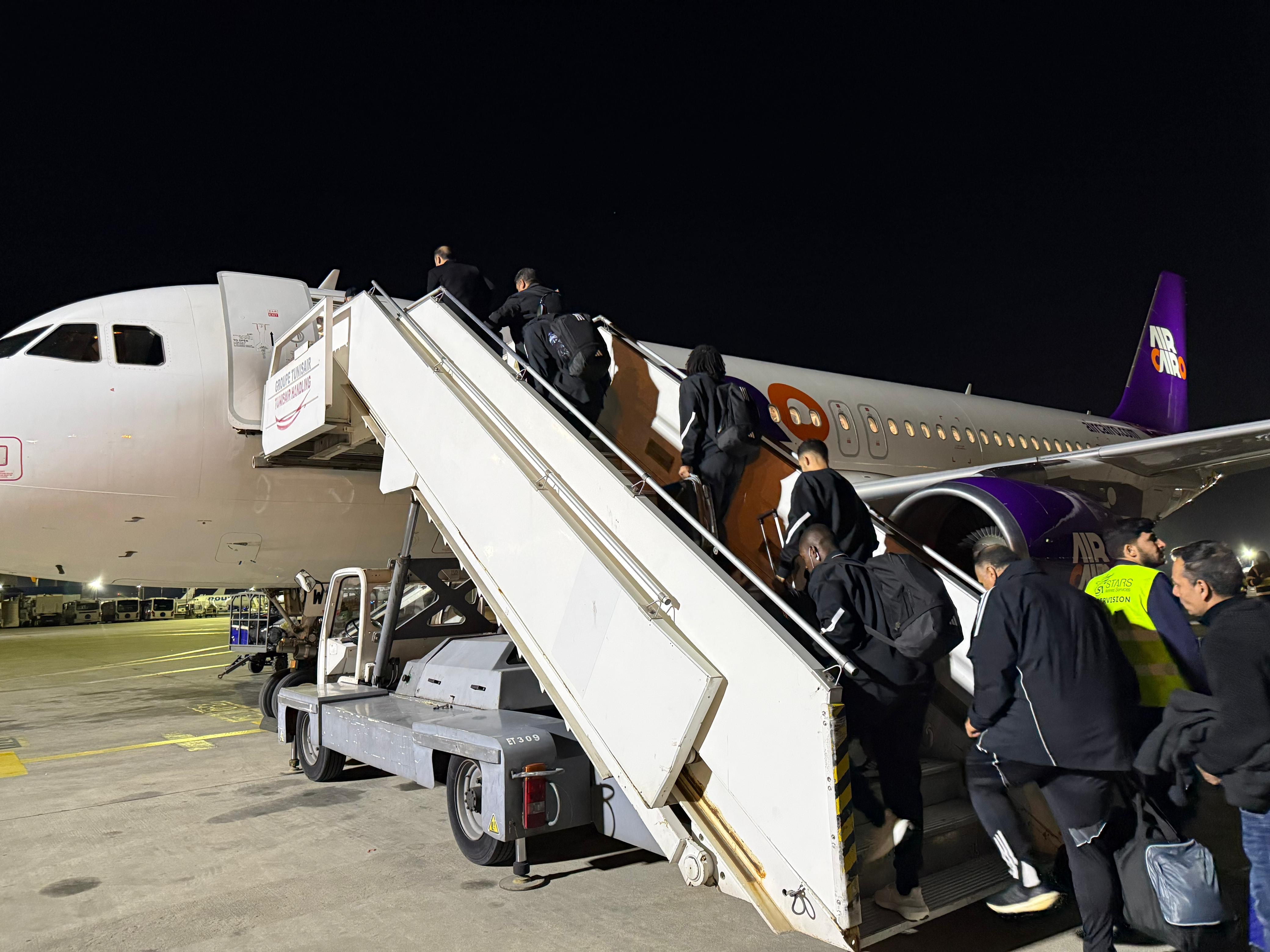 دوري أبطال إفريقيا| بعثة الأهلي تغادر مطار تونس الدولي
