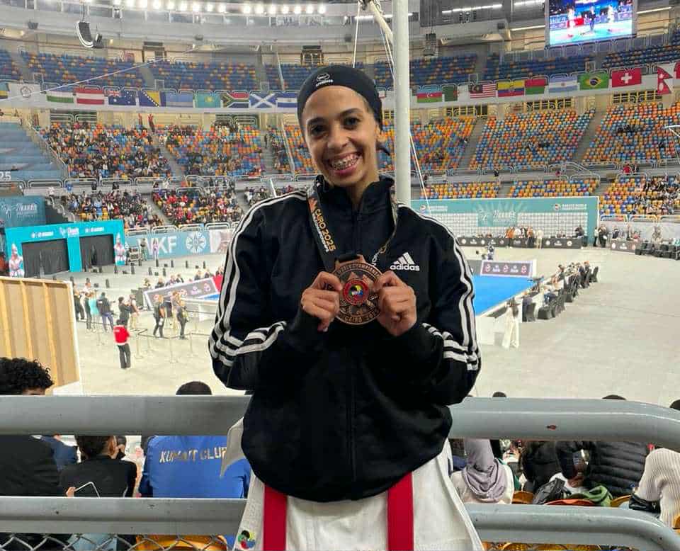 آية هشام تحصد برونزية بطولة العالم للكاراتيه